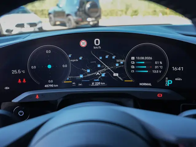 Porsche Taycan view 15