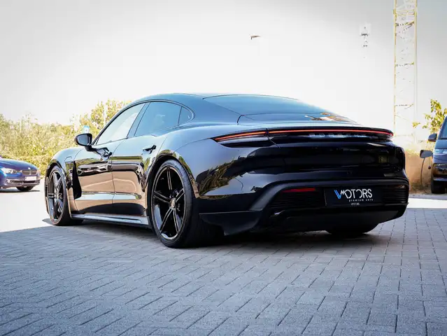 Porsche Taycan view 4