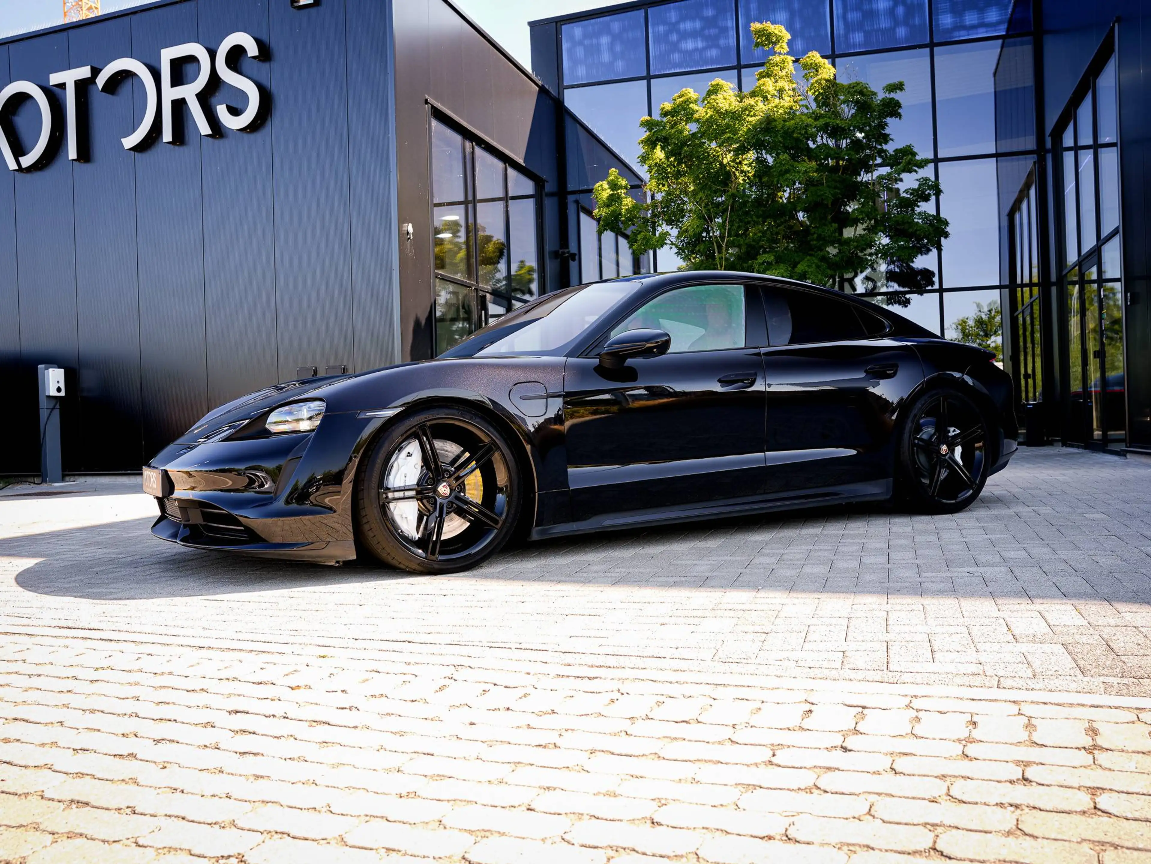 Porsche Taycan Taycan Turbo - Full PPF - Sport Chrono - 21" Mission E - Pano - 360° - Achterasbesturing - ACC — photo 3