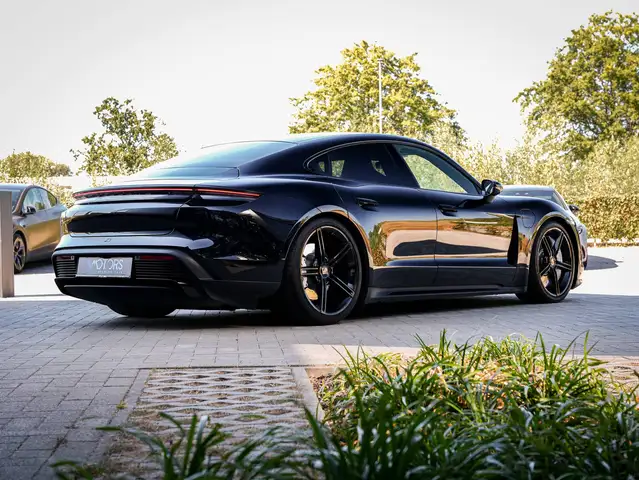 Porsche Taycan view 5