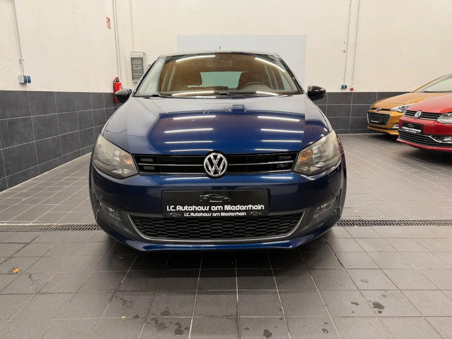 Volkswagen Polo V Match|SERVICE NEU|2.HAND|KLIMA|PDC|ALU| Bleu - 2