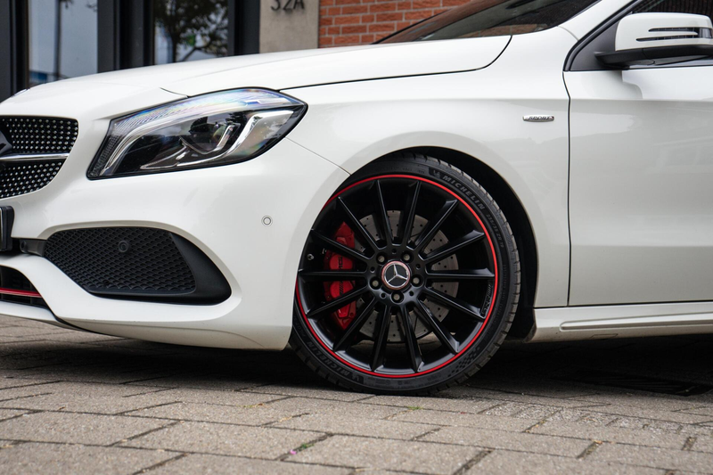 Mercedes-Benz A 250 AMG 4MATIC Pano / Memory / Camera — photo 24