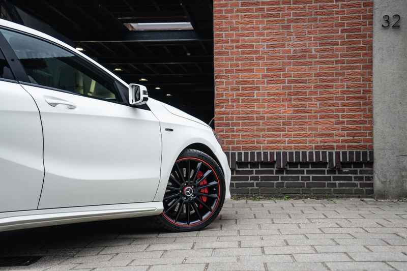 Mercedes-Benz A 250 AMG 4MATIC Pano / Memory / Camera — photo 23
