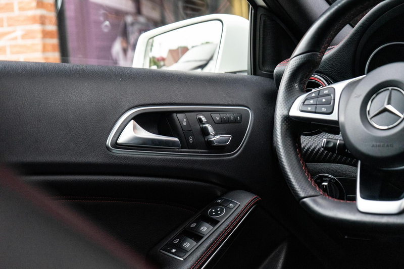 Mercedes-Benz A 250 AMG 4MATIC Pano / Memory / Camera — photo 14