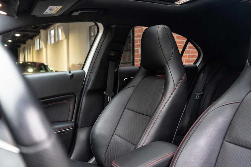 Mercedes-Benz A 250 AMG 4MATIC Pano / Memory / Camera — photo 10