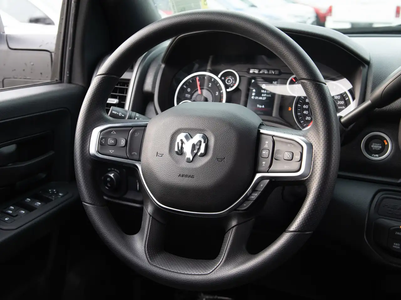 RAM 3500 снимка RAM 3500