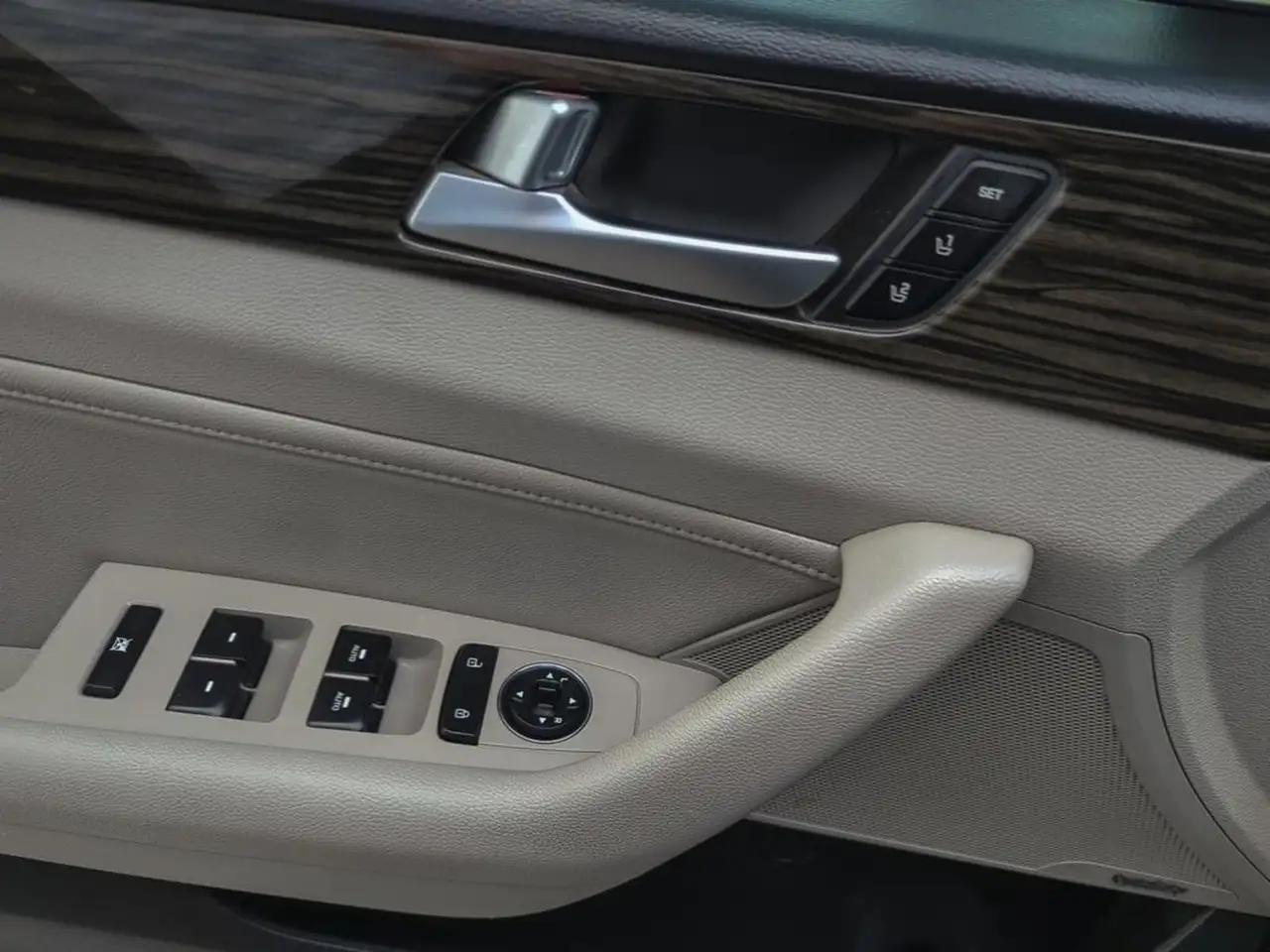 Hyundai SONATA снимка Hyundai SONATA
