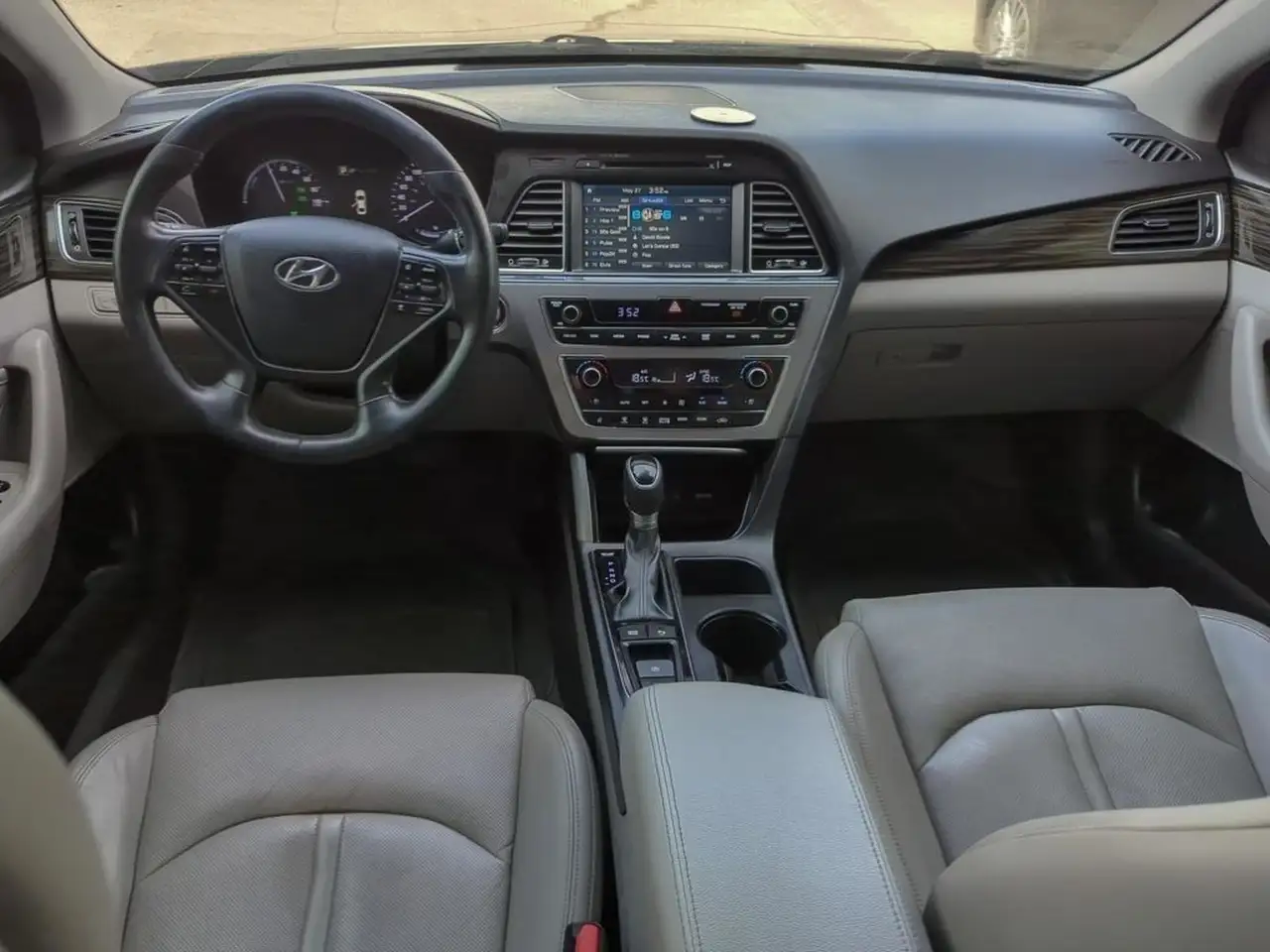 Hyundai SONATA снимка Hyundai SONATA