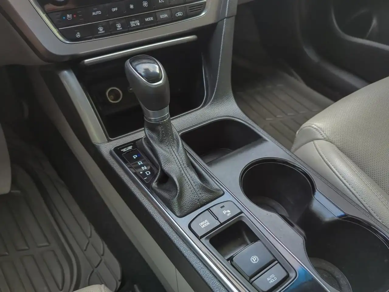 Hyundai SONATA снимка Hyundai SONATA
