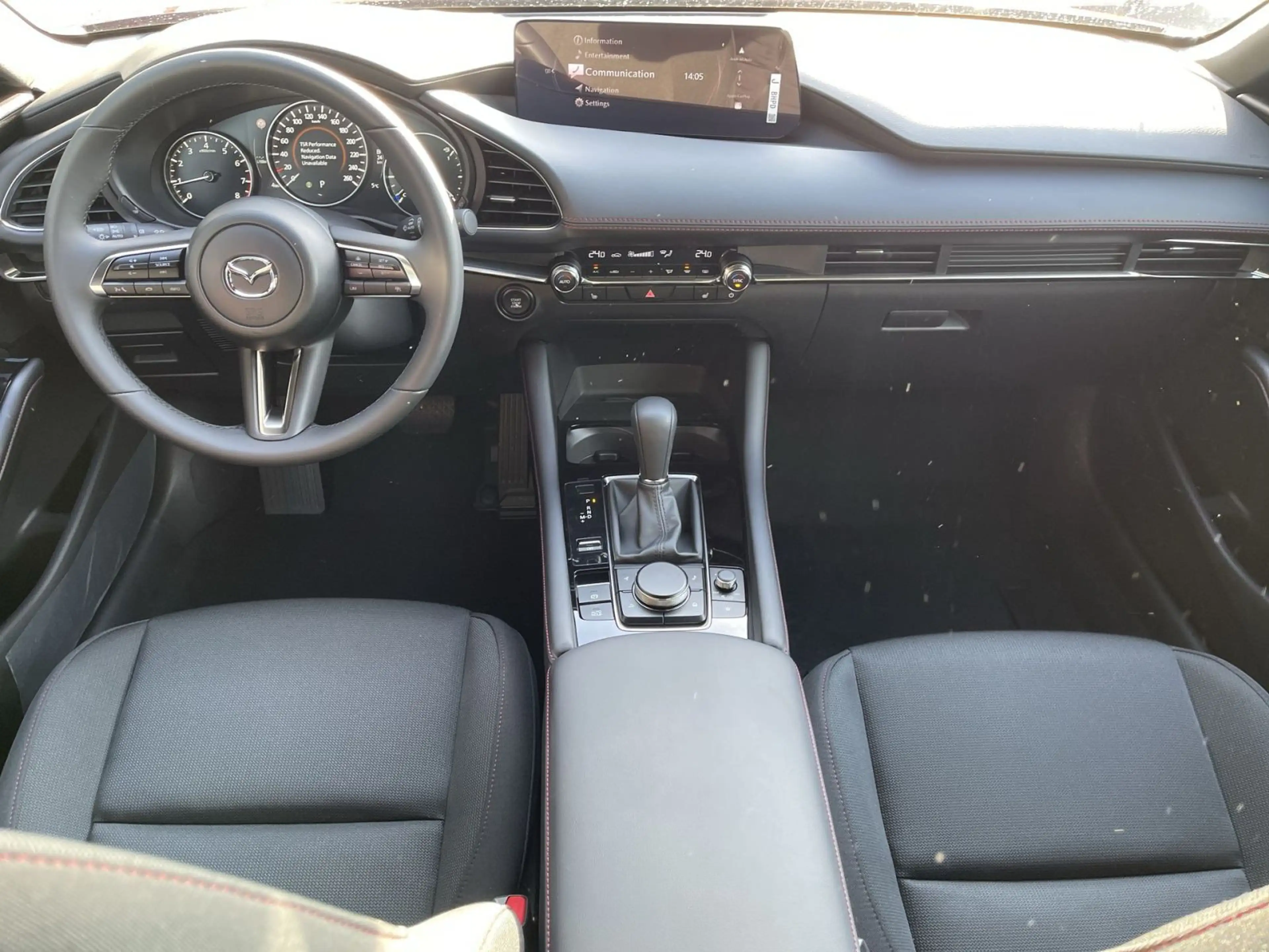 Mazda 3 2.5L e-SKYACTIV G 140ps — photo 14