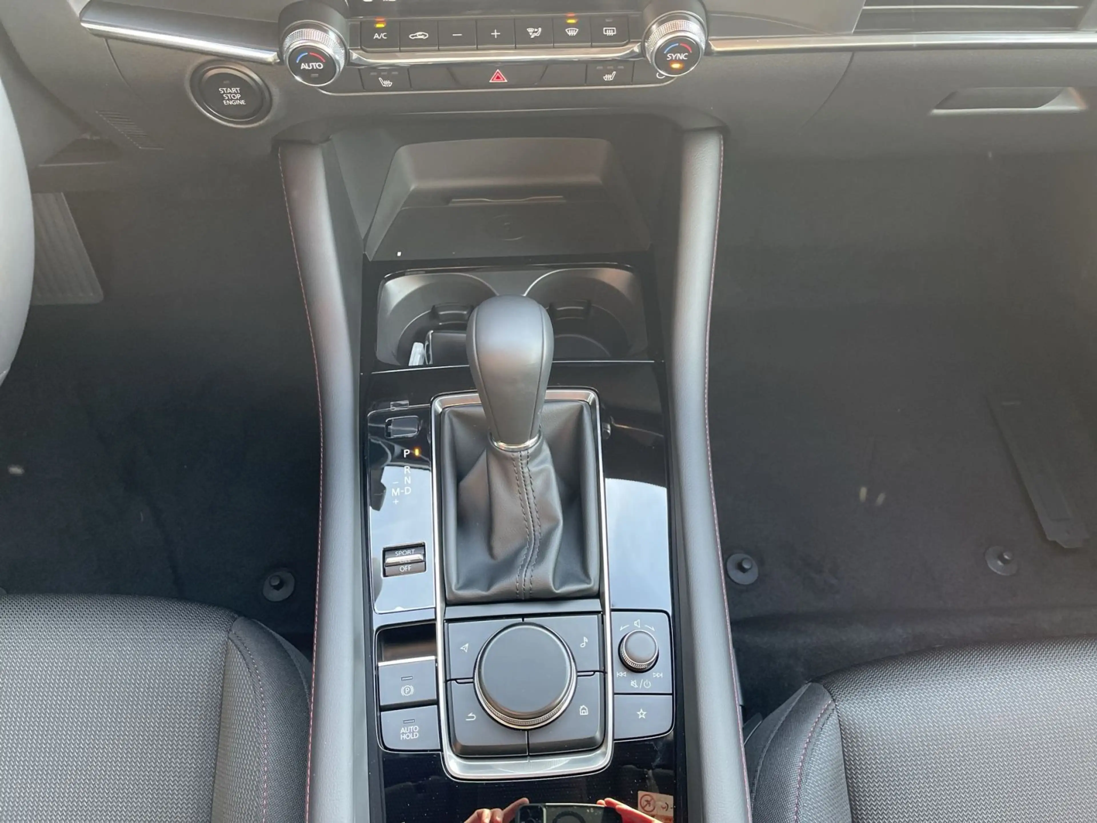 Mazda 3 2.5L e-SKYACTIV G 140ps — photo 15