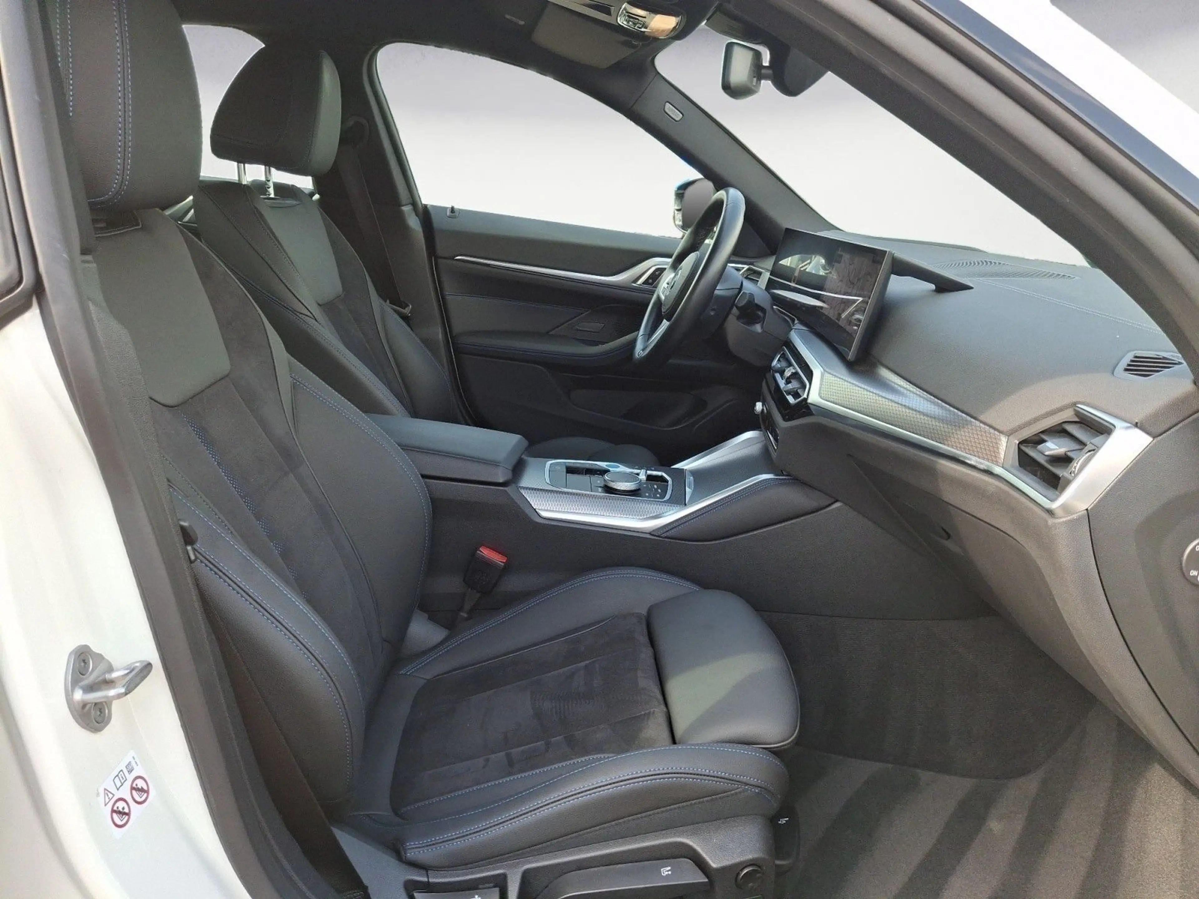 BMW i4 eDrive40 M SPORT Parking Assistant Plus Live — photo 14