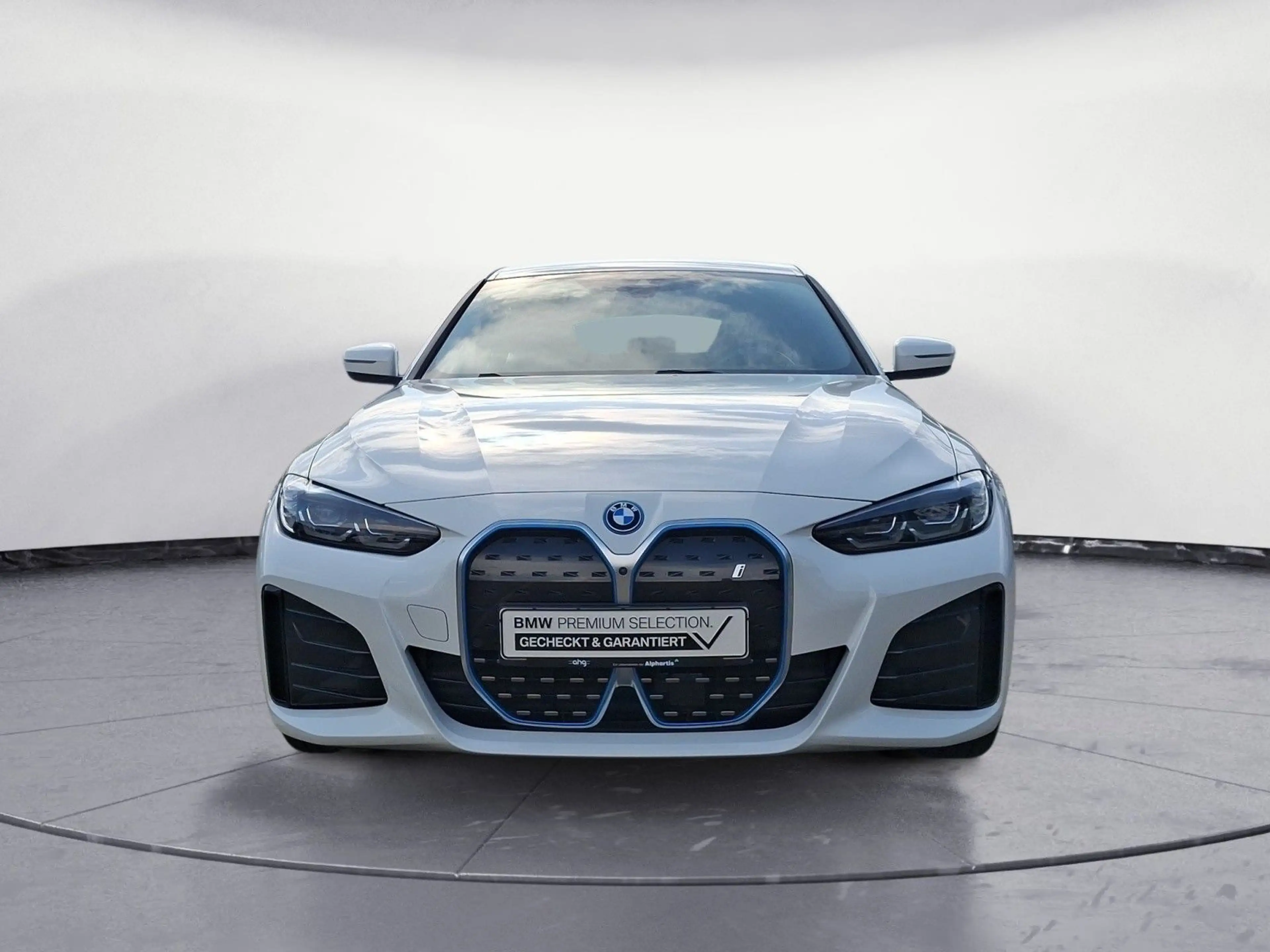 BMW i4 eDrive40 M SPORT Parking Assistant Plus Live — photo 9