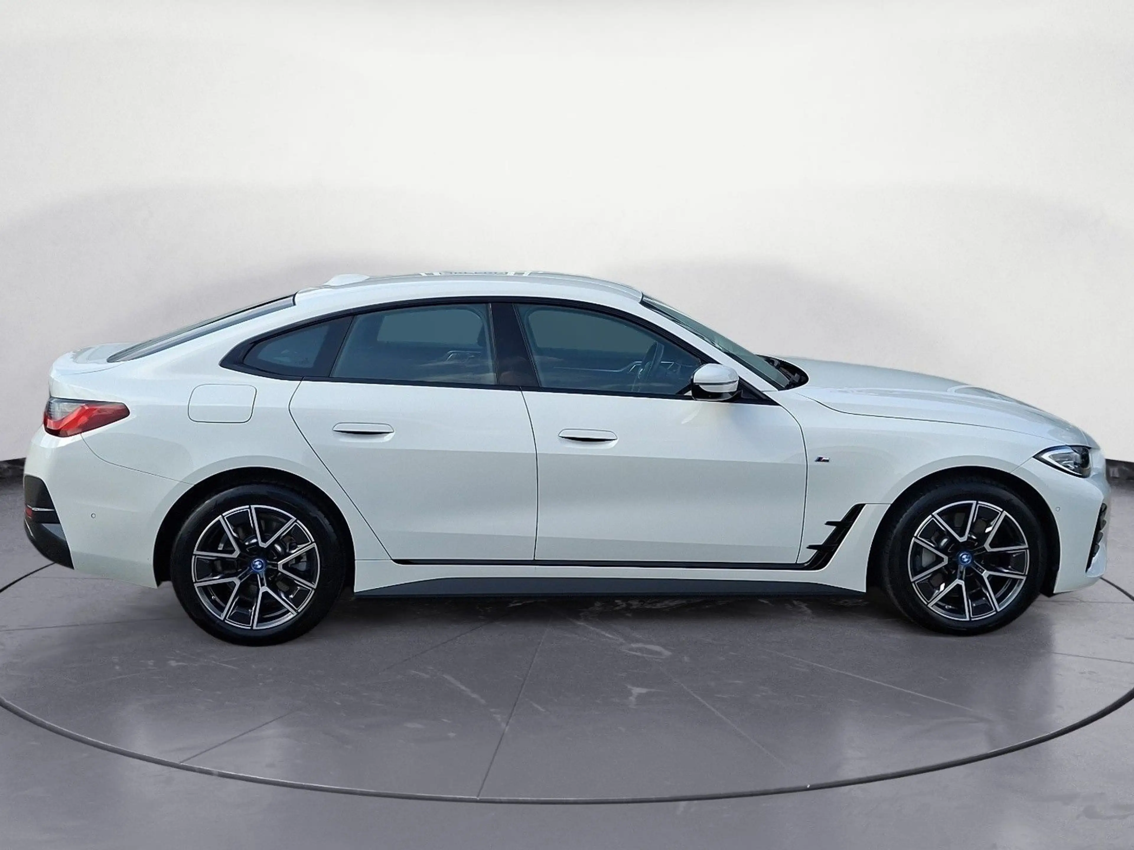 BMW i4 eDrive40 M SPORT Parking Assistant Plus Live — photo 7