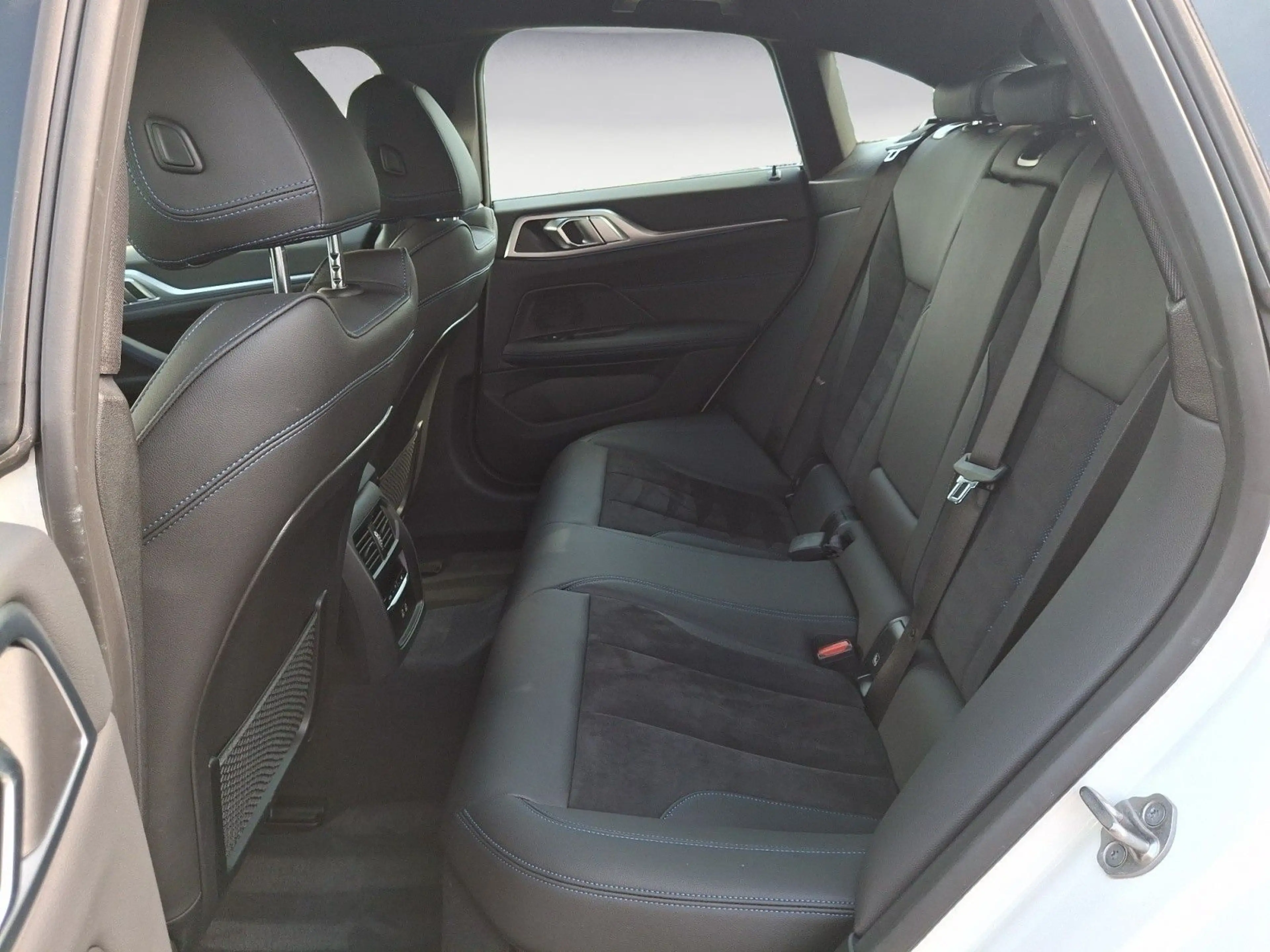 BMW i4 eDrive40 M SPORT Parking Assistant Plus Live — photo 15