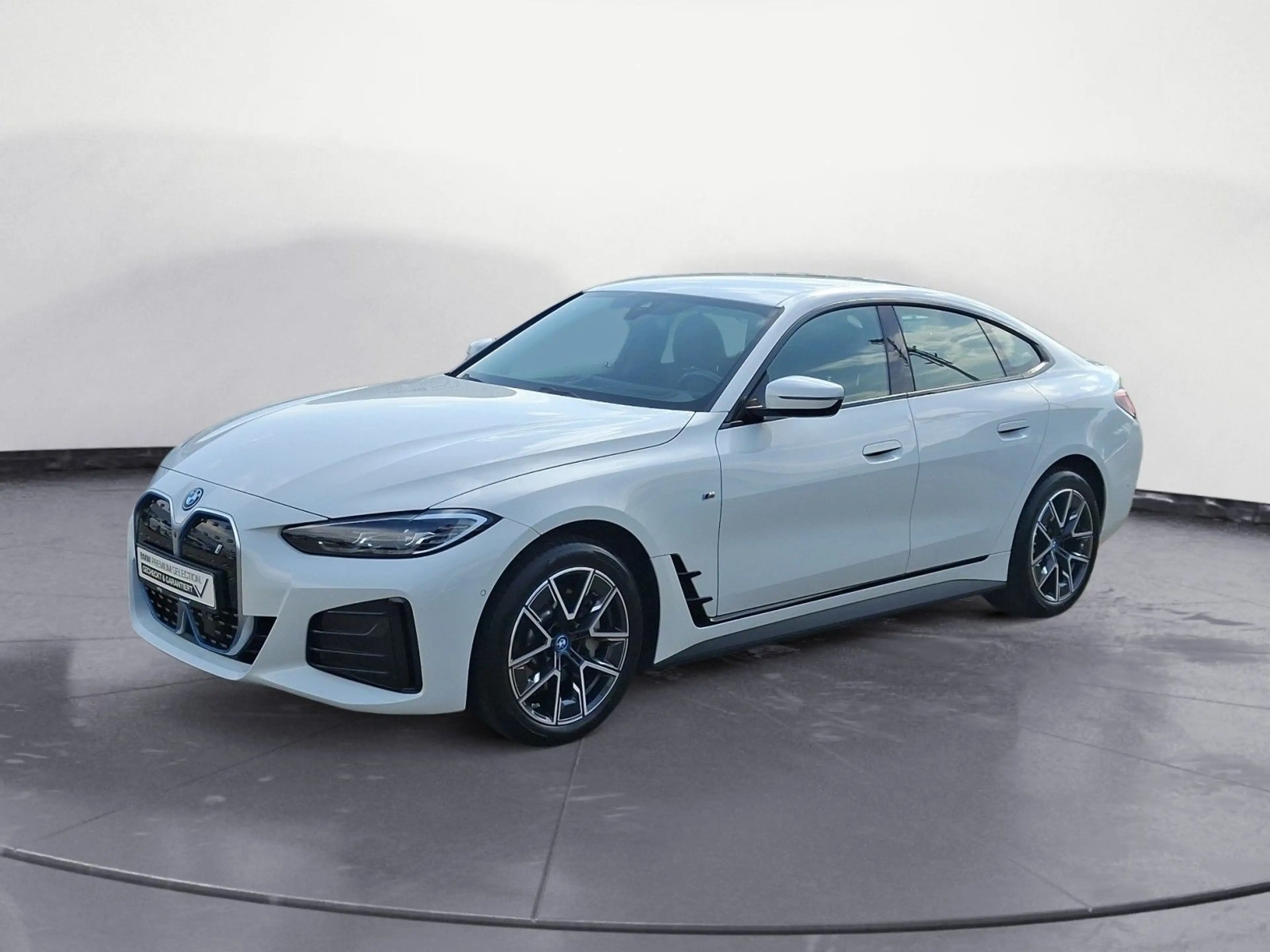 BMW i4 eDrive40 M SPORT Parking Assistant Plus Live — photo 2