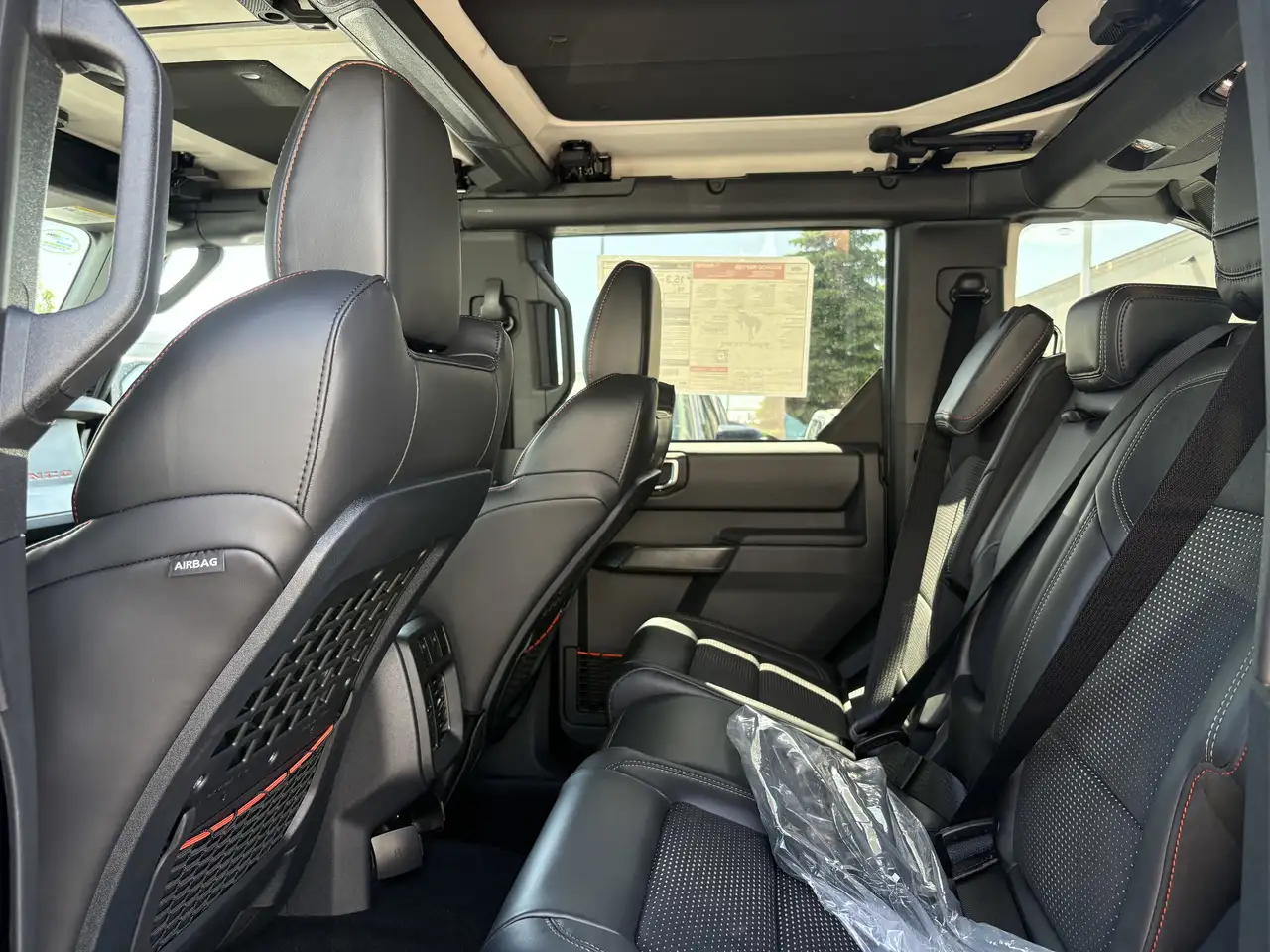 Ford Bronco photo Ford Bronco