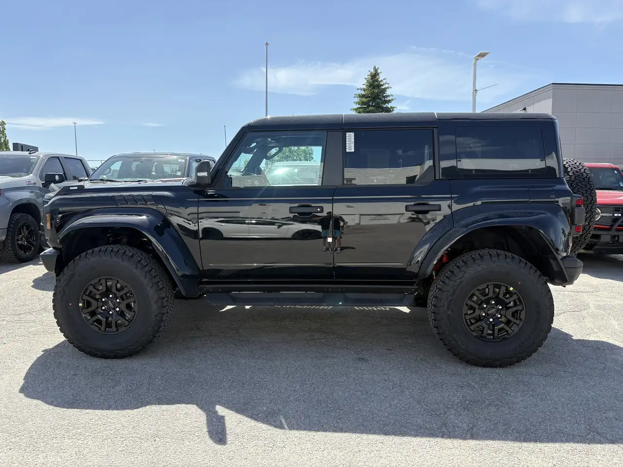 Ford Bronco photo Ford Bronco