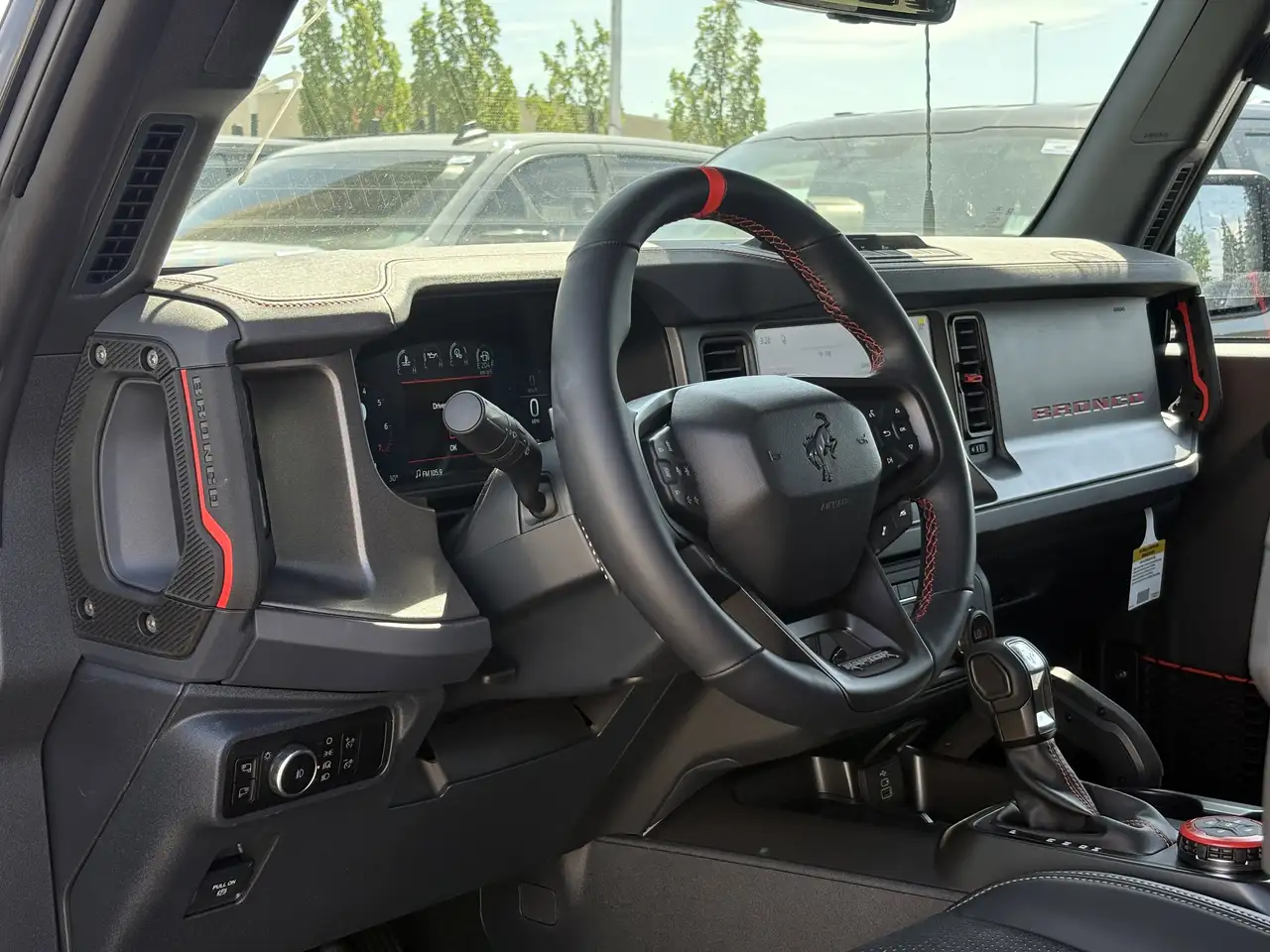 Ford Bronco photo Ford Bronco