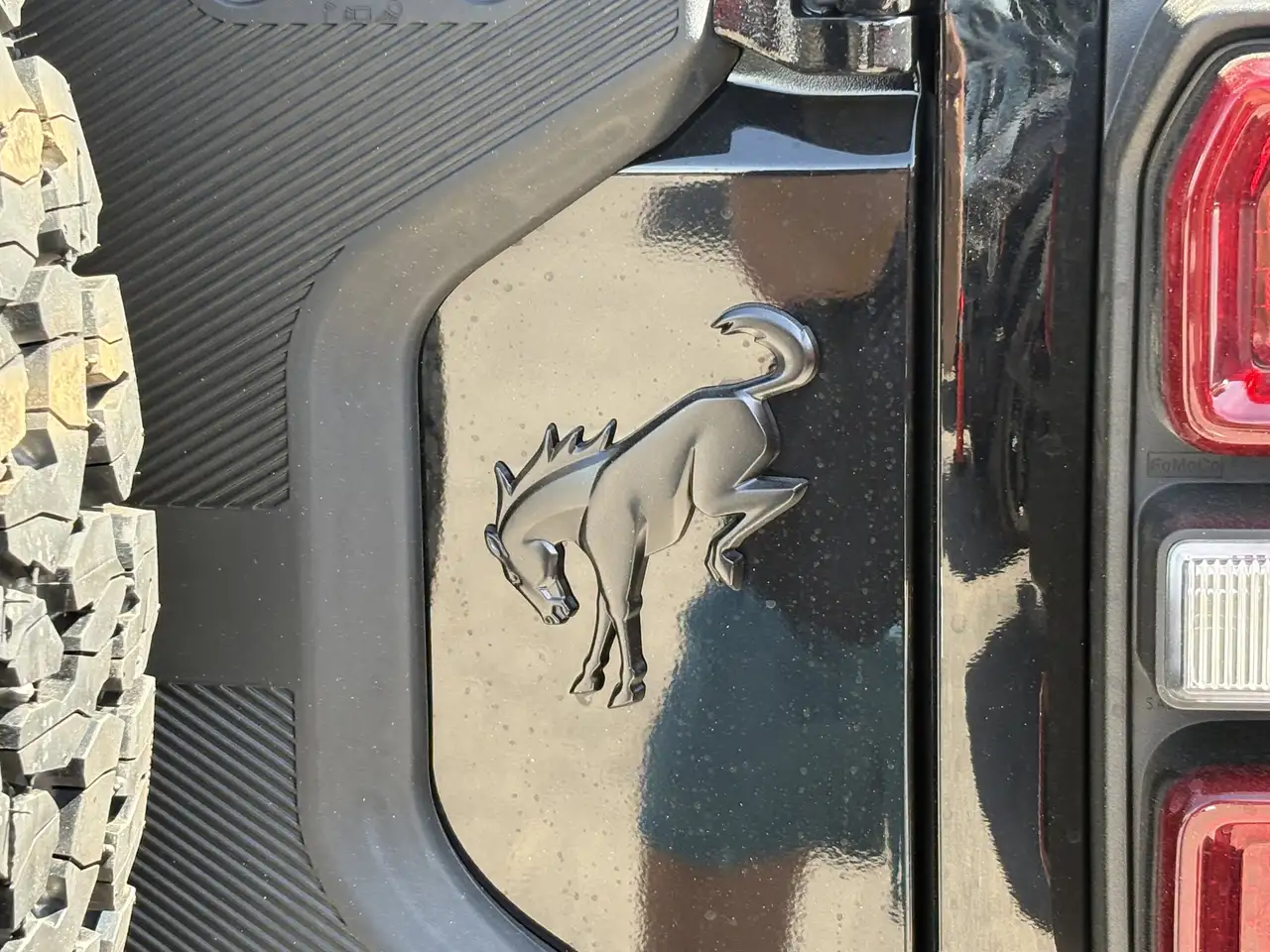 Ford Bronco photo Ford Bronco