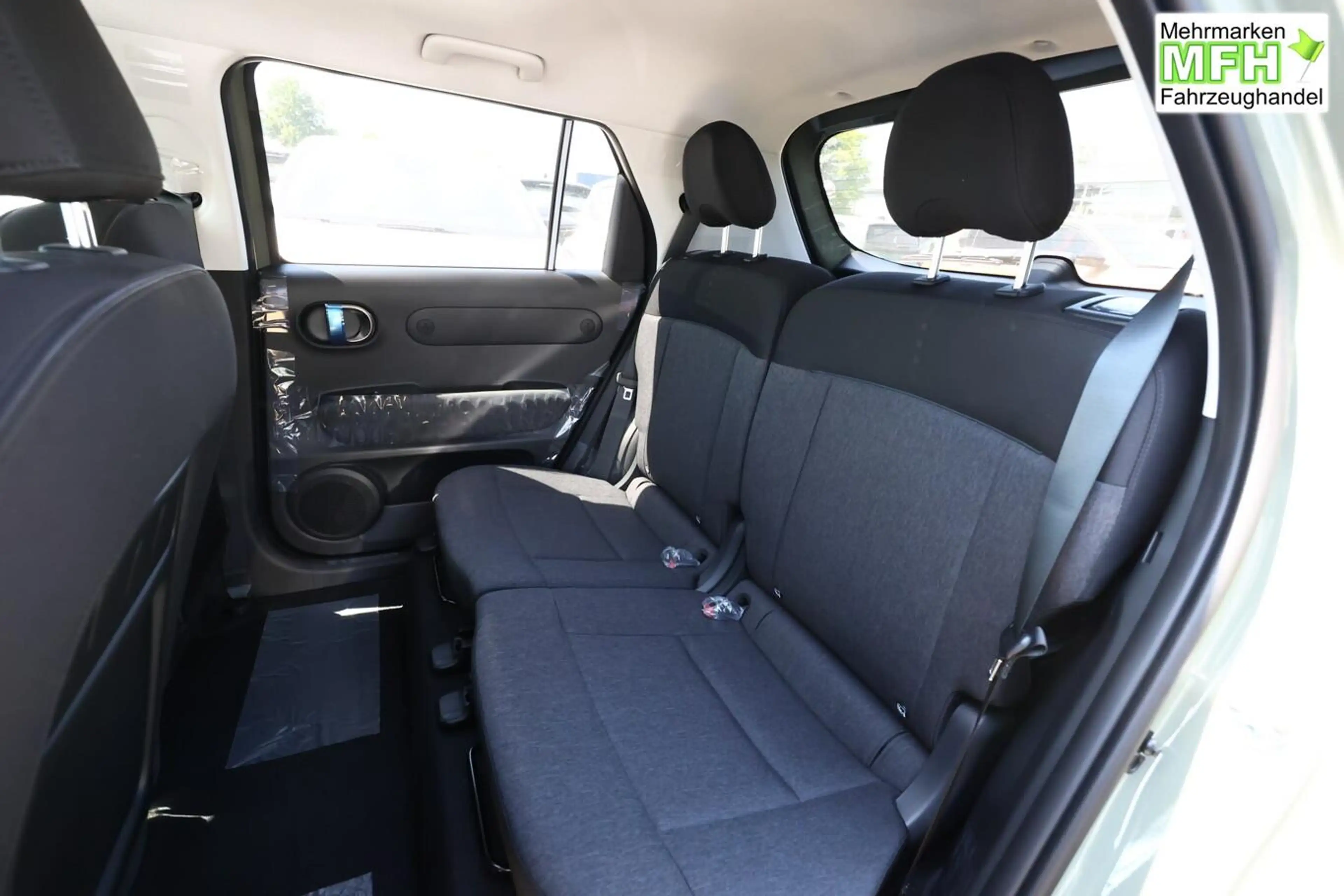 Hyundai Inster 49 kWh Nav Pano 17Z SHZ Privacy ACC LED 85 kW (... — photo 9