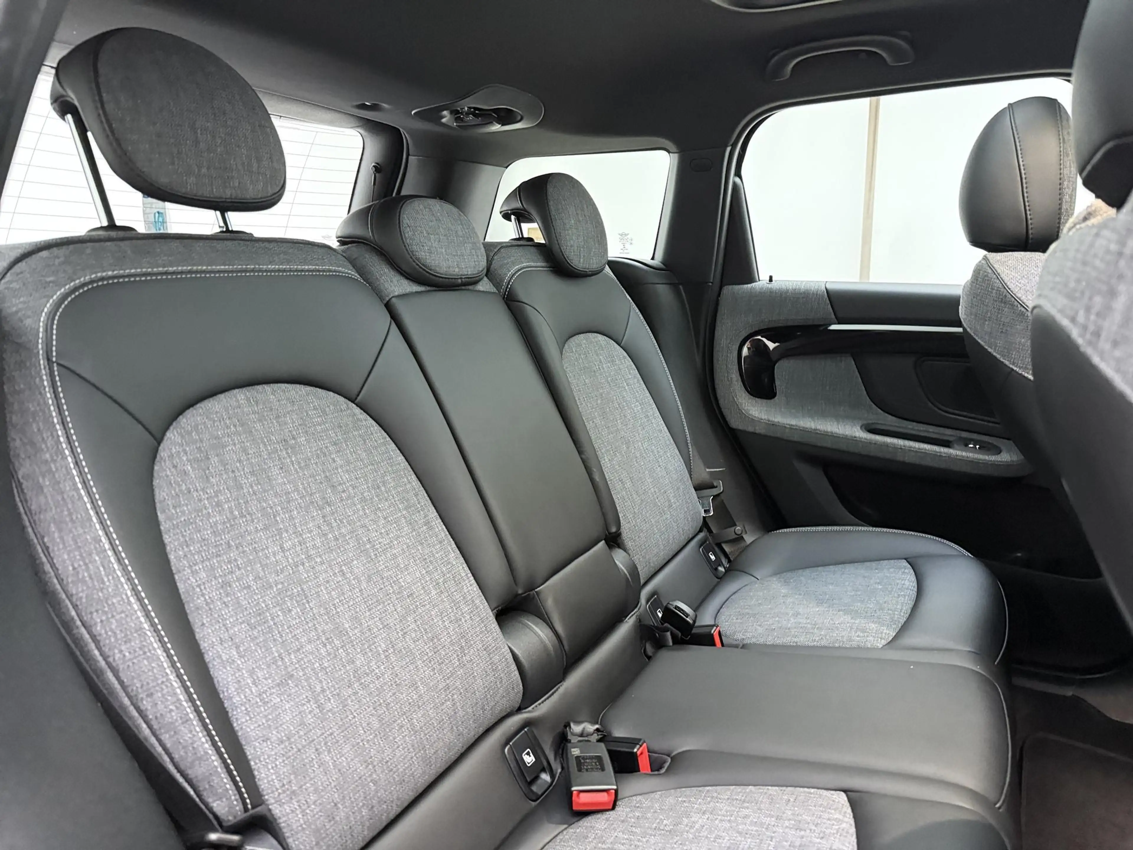 MINI Cooper SE Countryman 1.5 ALL4 Pepper — photo 12