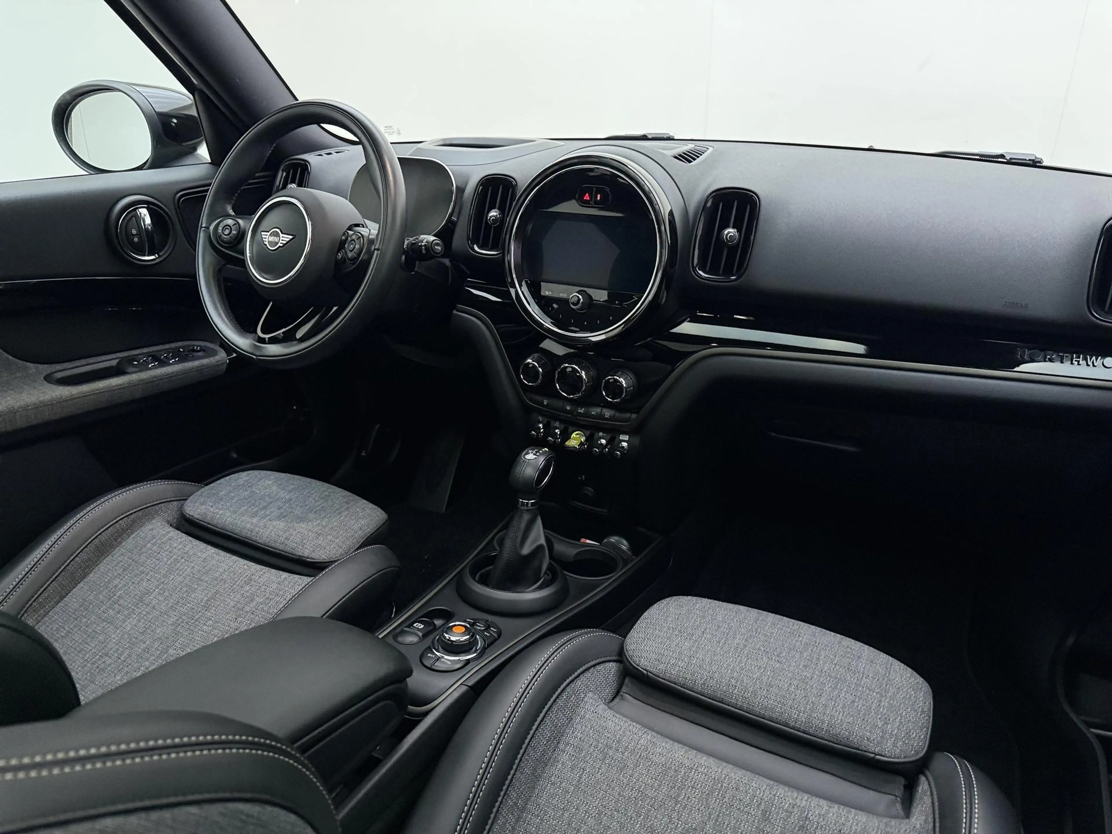 MINI Cooper SE Countryman 1.5 ALL4 Pepper — photo 13