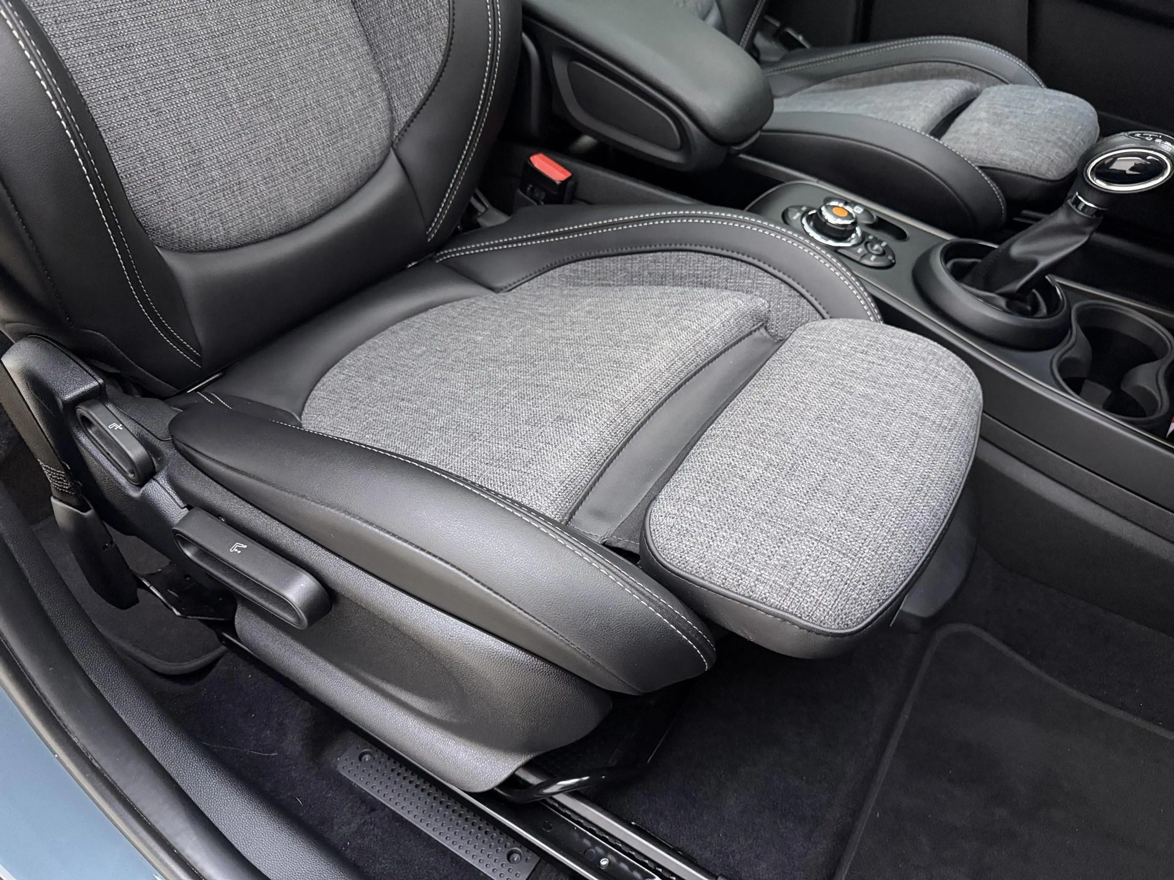 MINI Cooper SE Countryman 1.5 ALL4 Pepper — photo 11