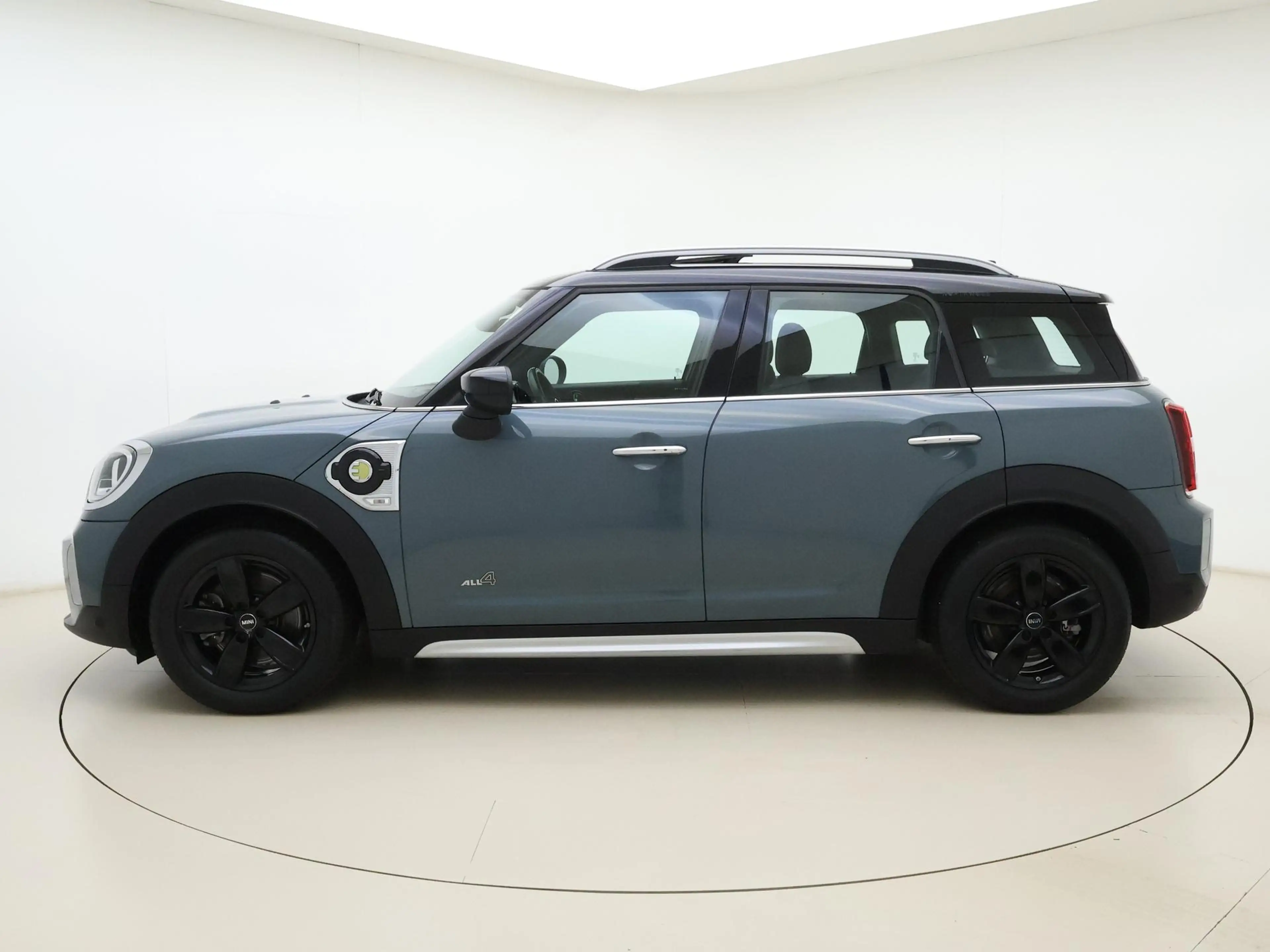 MINI Cooper SE Countryman 1.5 ALL4 Pepper — photo 2