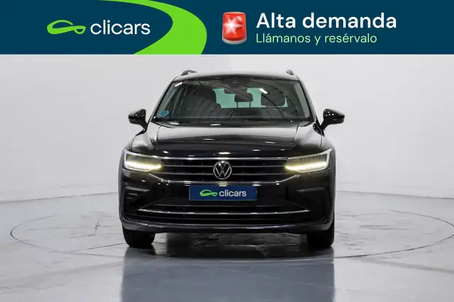 Volkswagen Tiguan view 2