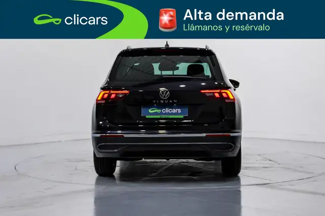 Volkswagen Tiguan view 4