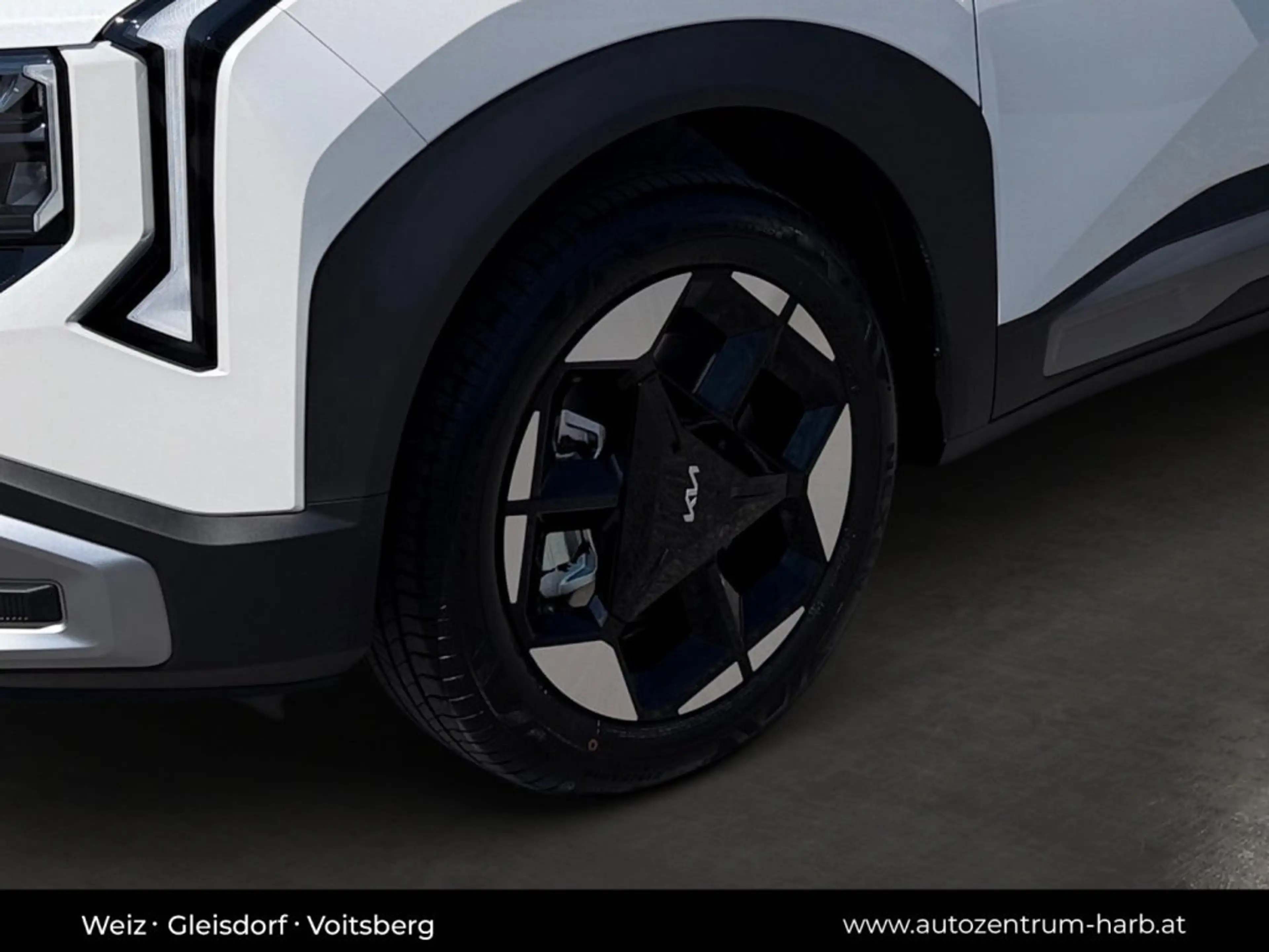 Kia Seltos /SILBER/1.6 TGDI/DCT7/2WD/180/P2/M — photo 12