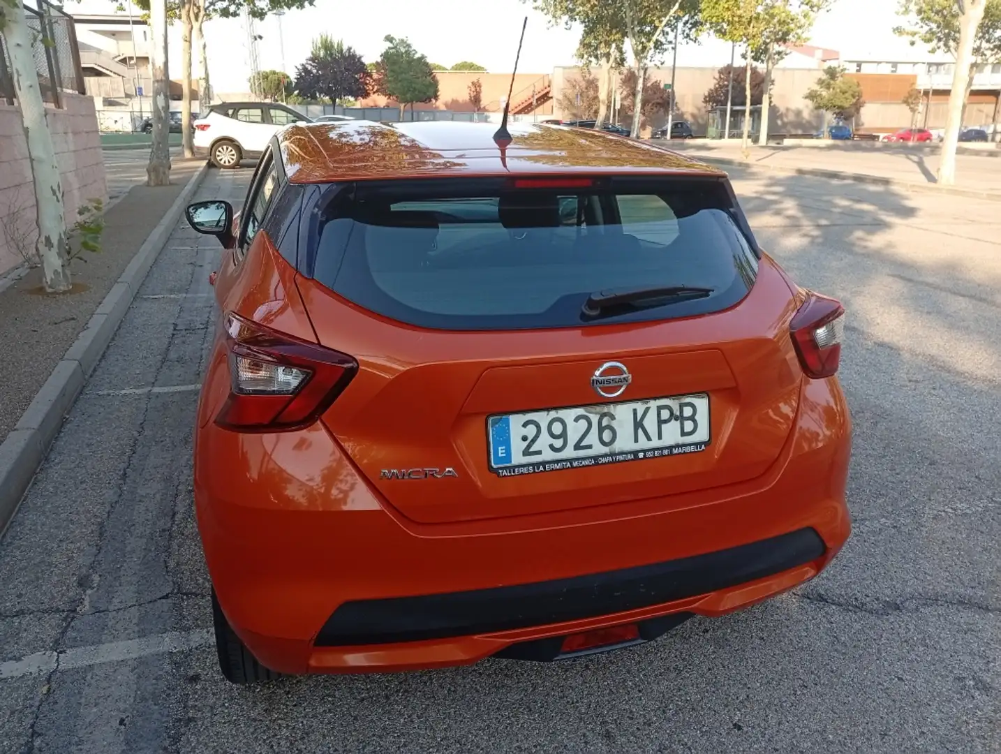 Nissan Micra 1.0 G Acenta 70 Naranja - 2