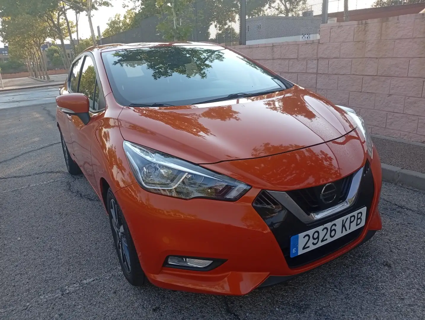 Nissan Micra 1.0 G Acenta 70 Naranja - 1