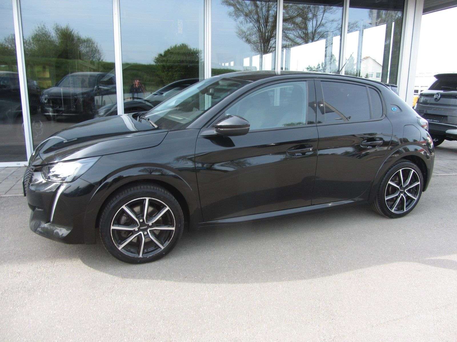 Second hand Peugeot 208 