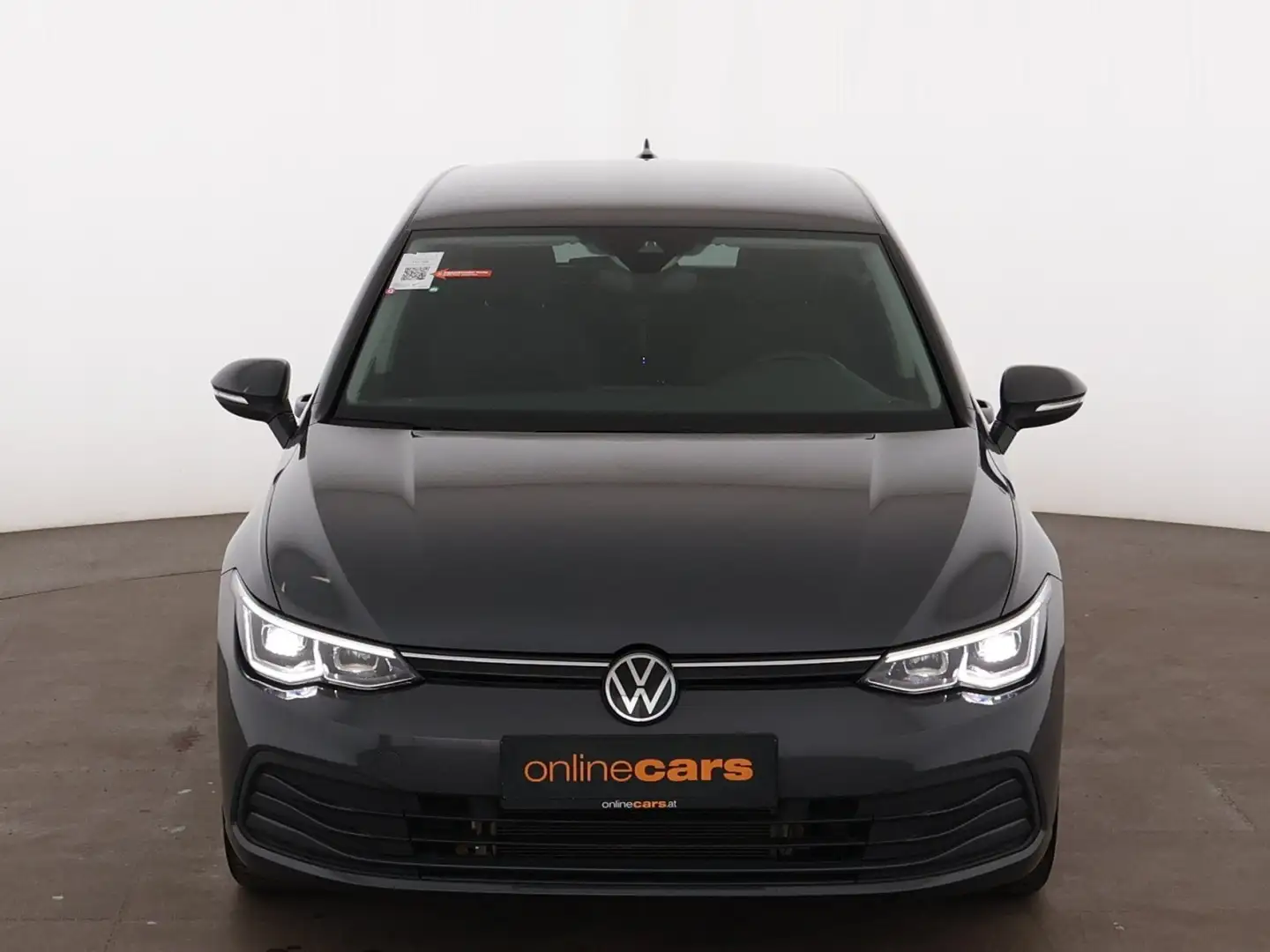 Volkswagen Golf VIII 1.5 TSI Life Aut LED STANDHZG AHK RADAR Grau - 2