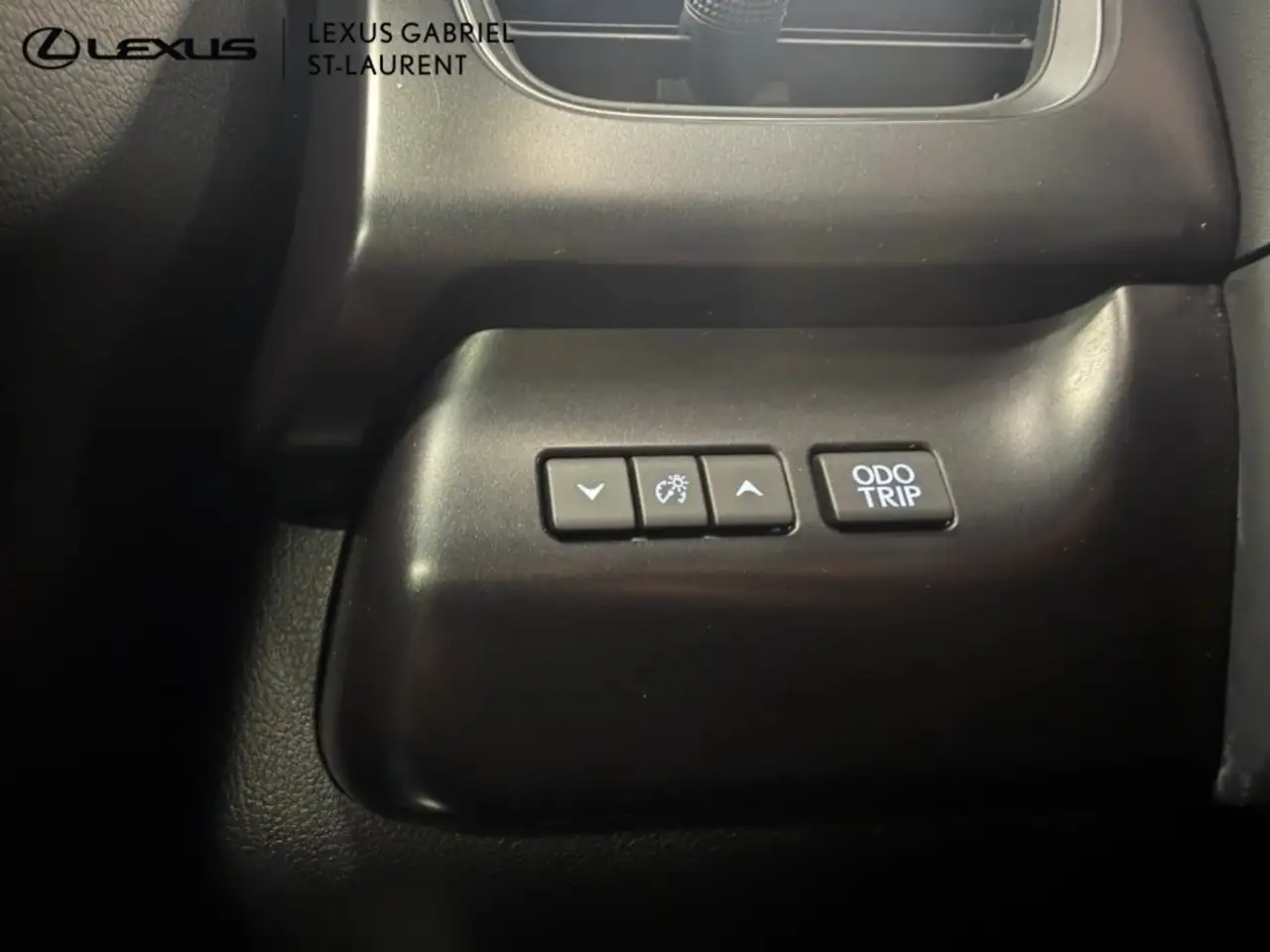 Lexus UX снимка Lexus UX