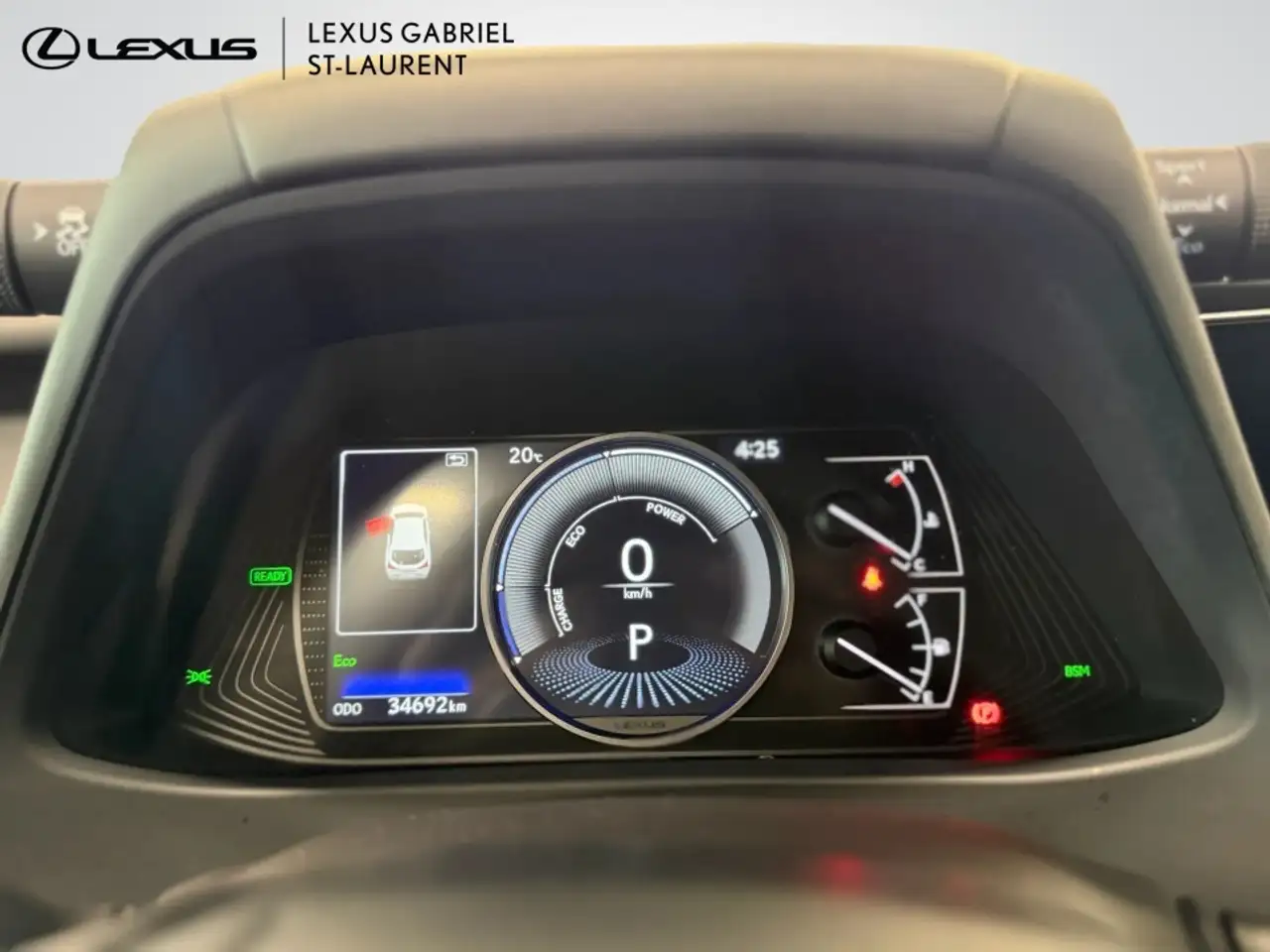 Lexus UX снимка Lexus UX