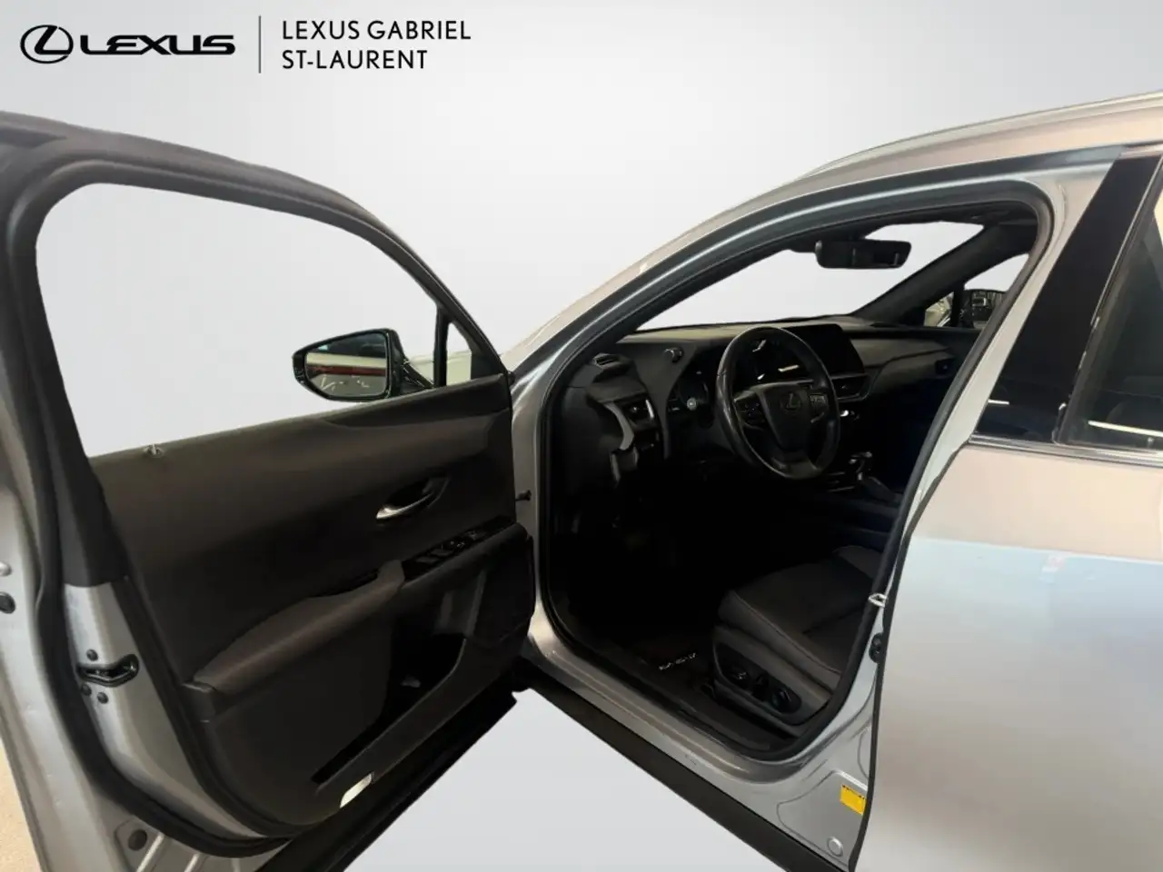Lexus UX снимка Lexus UX