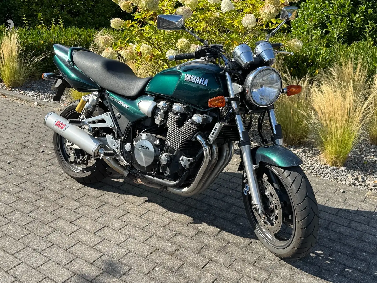 Yamaha XJR 1300 Verde - 1
