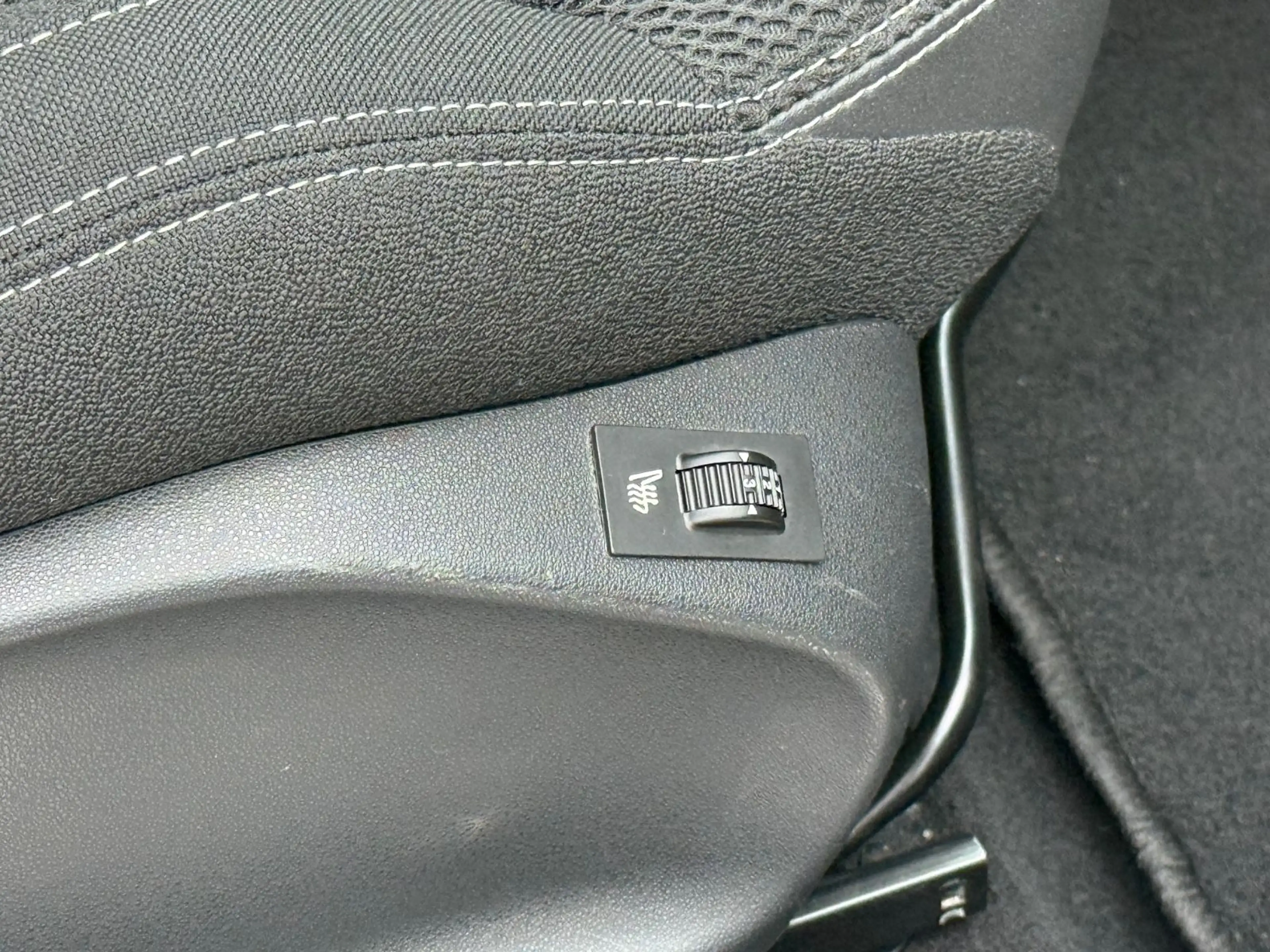 DS Automobiles DS 3 DS 3 So Chic S-Heiz,Einpark-h,Tempomat,Bluetooth — photo 14