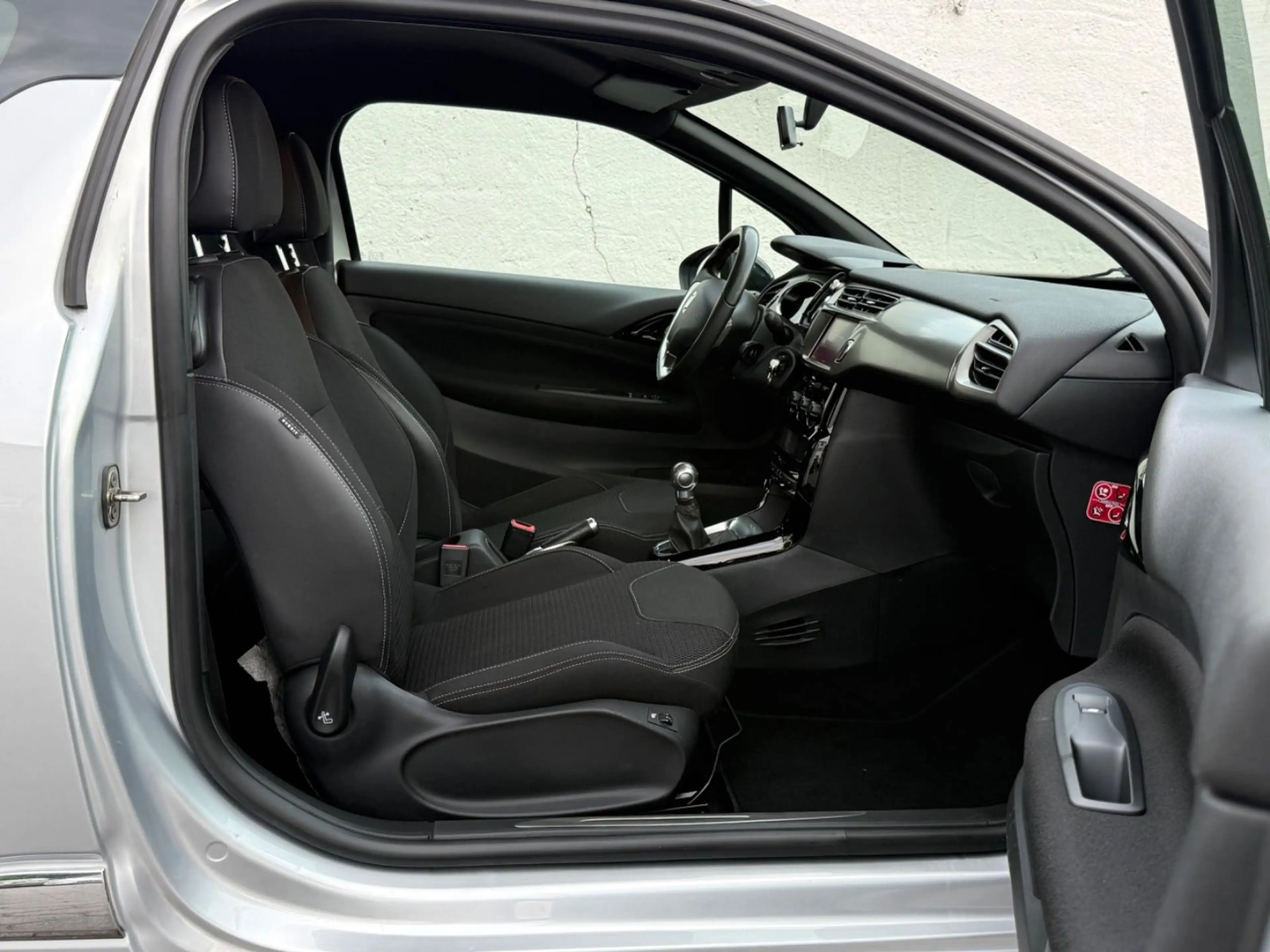 DS Automobiles DS 3 DS 3 So Chic S-Heiz,Einpark-h,Tempomat,Bluetooth — photo 13