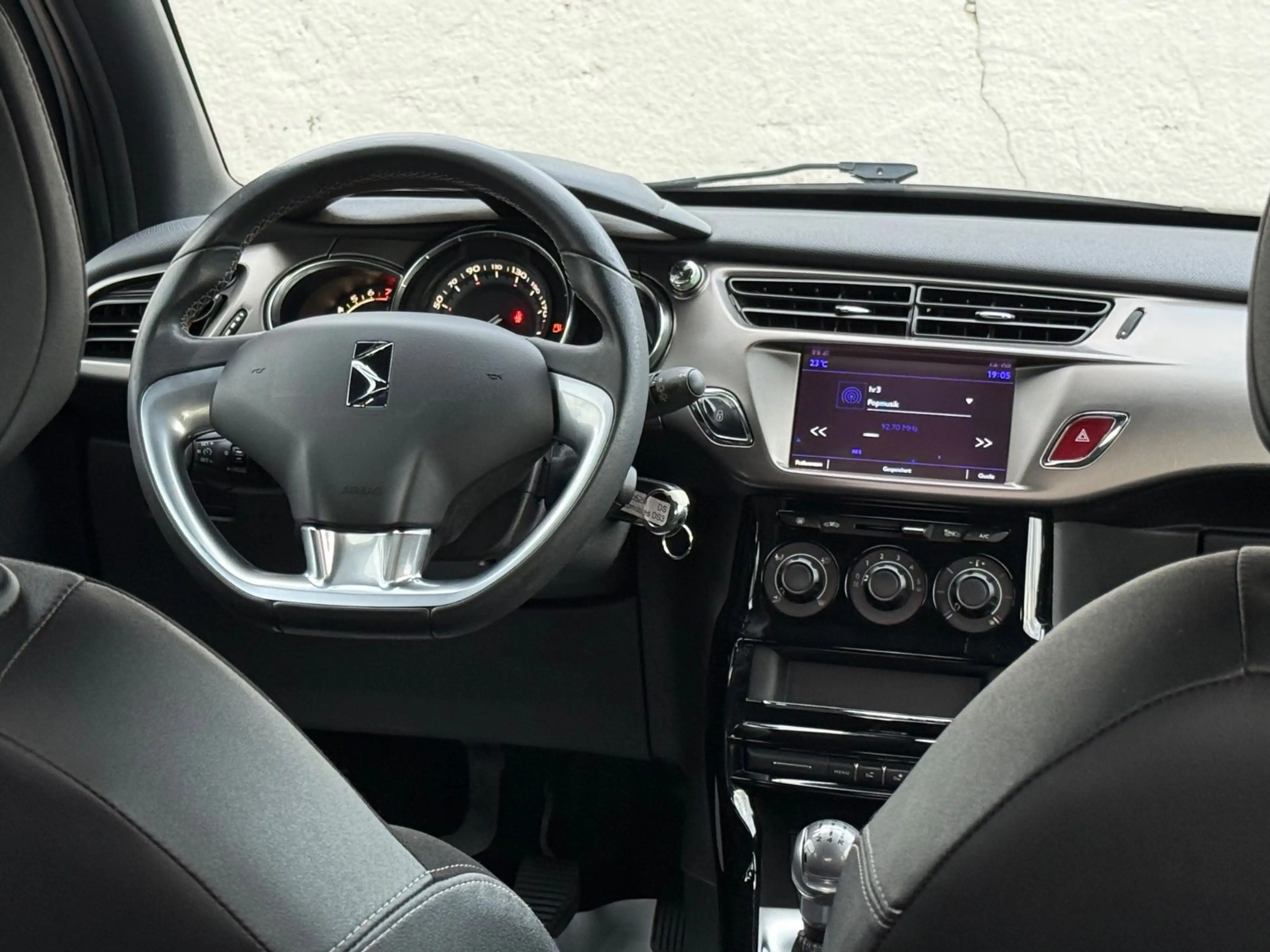 DS Automobiles DS 3 DS 3 So Chic S-Heiz,Einpark-h,Tempomat,Bluetooth — photo 12