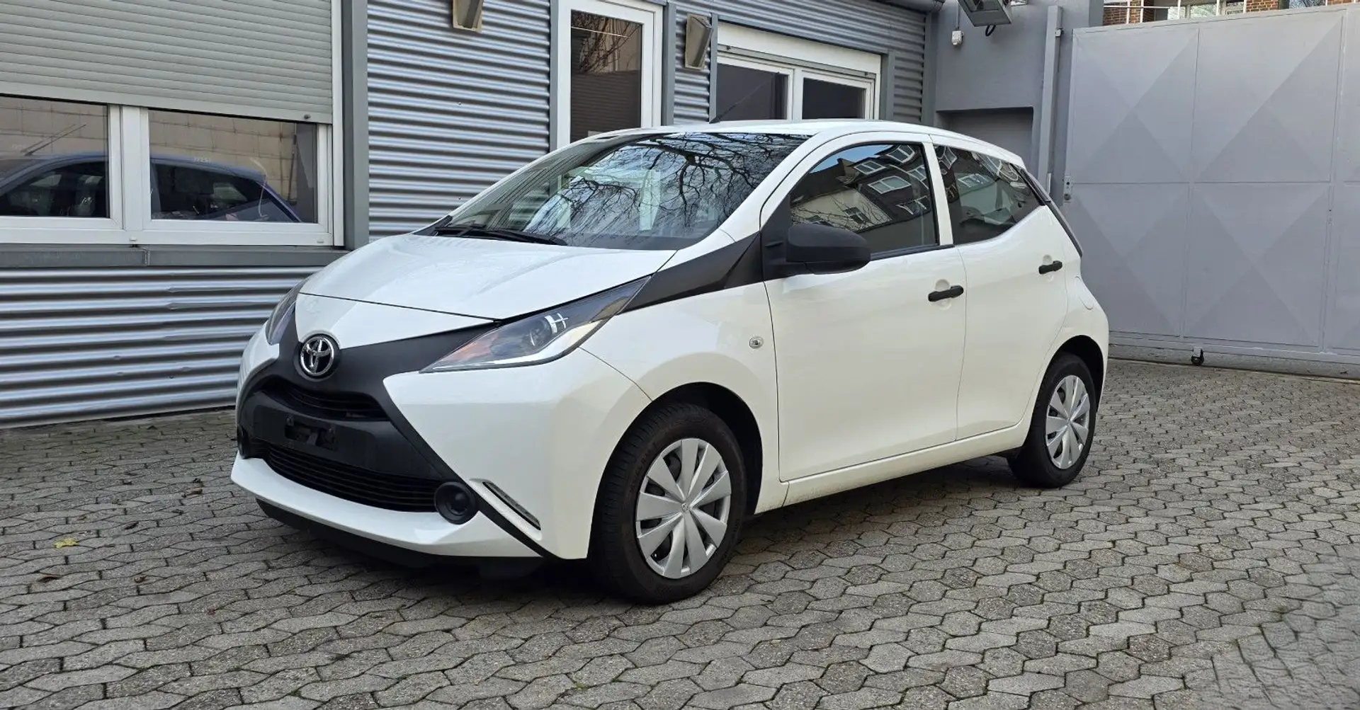 Toyota AYGO x , Klima,Tempo,MultiLenk,StartStop Weiß - 1