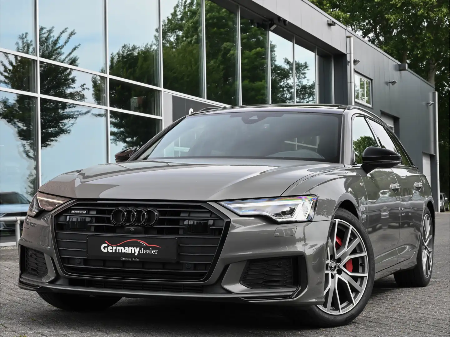 Audi A6 Avant 55TFSI E 367pk Quattro Competition Pano Matr Grijs - 1