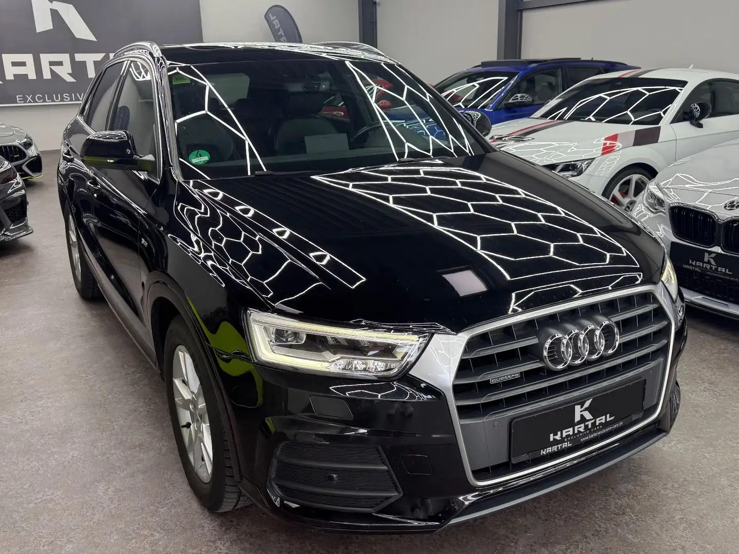 Audi Q3 sport quattro Schwarz - 1