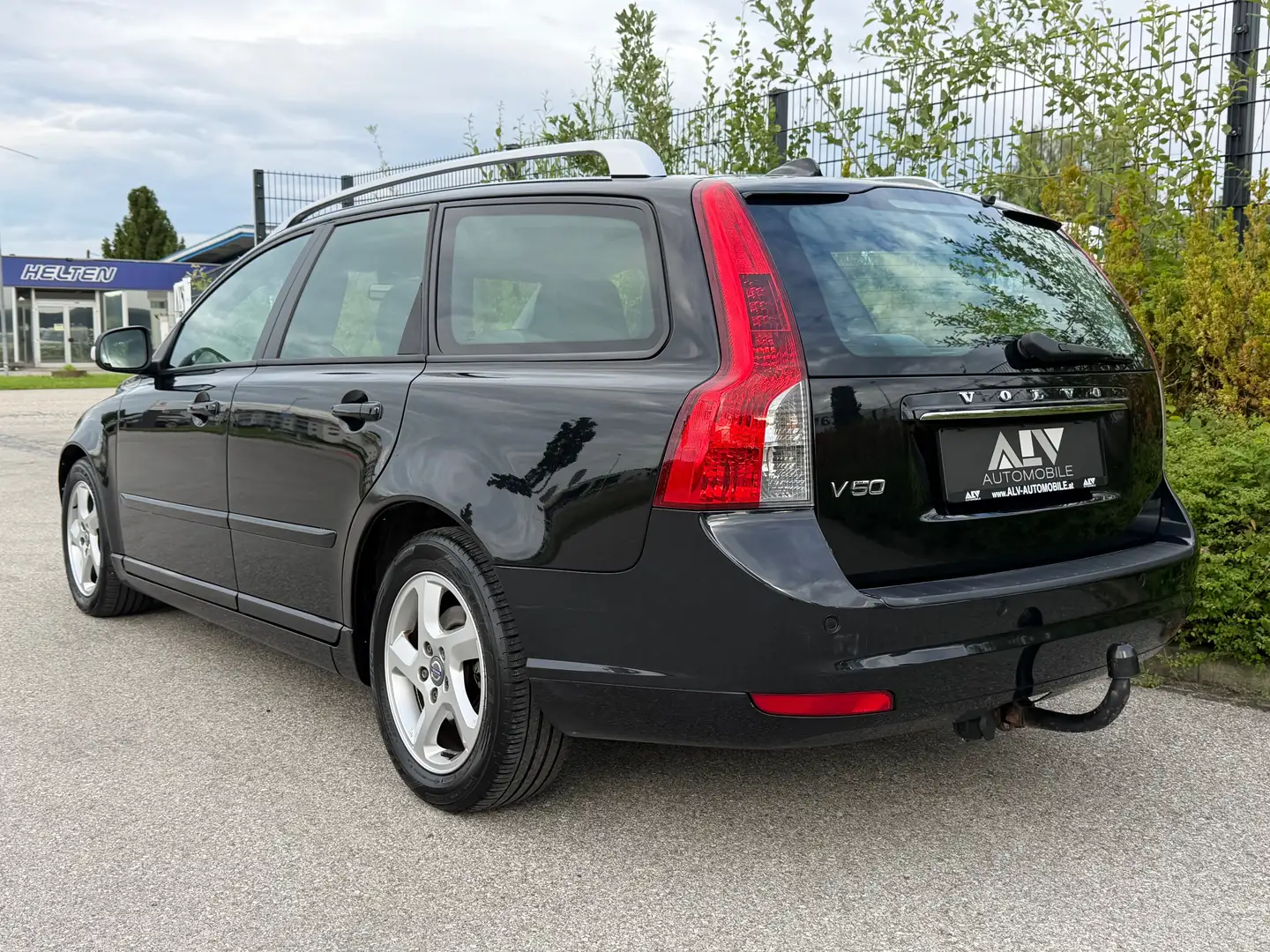 Volvo V50 D2 Business Edition 2.Besitz Schwarz - 2