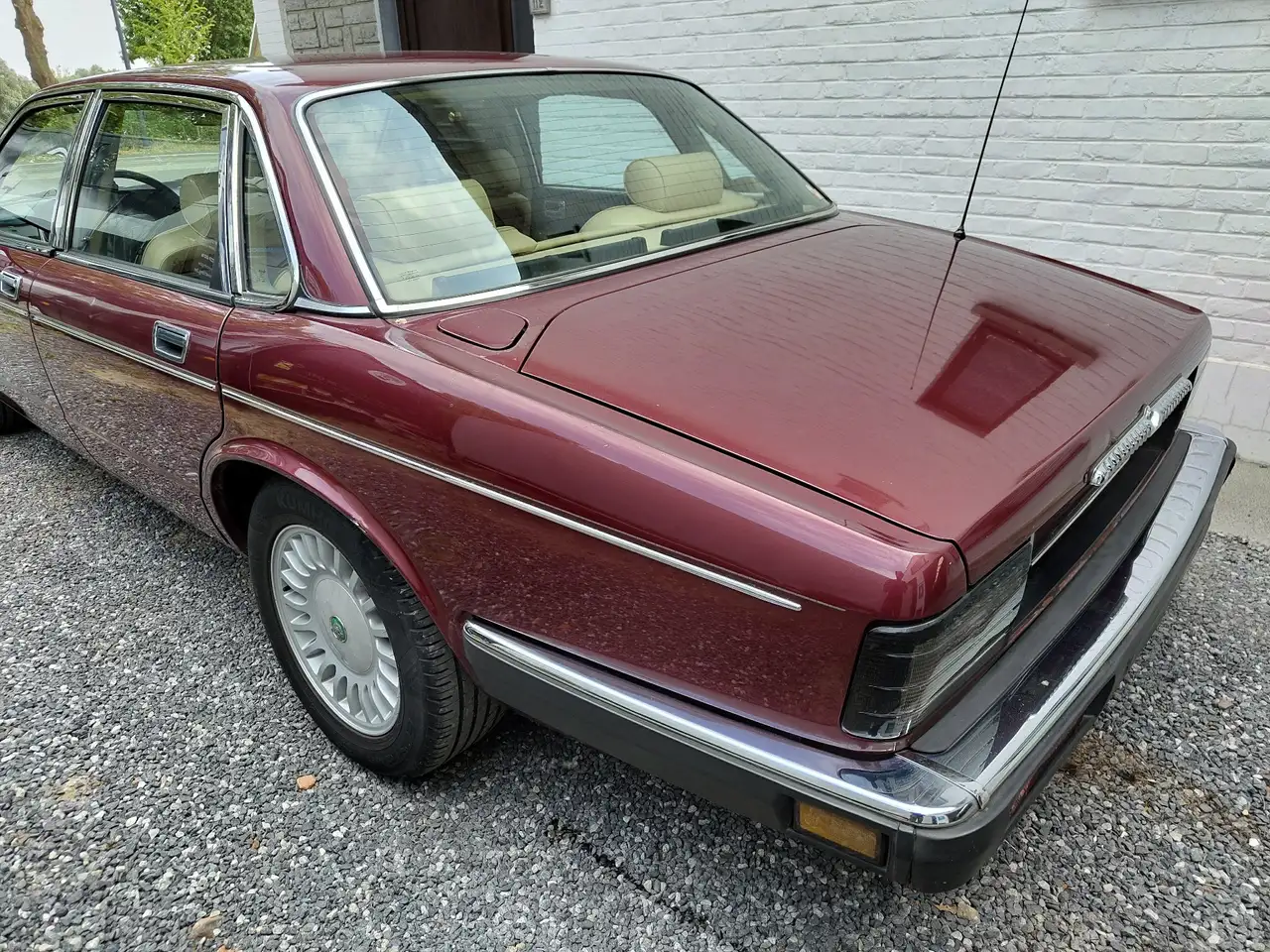Jaguar XJ40 Daimler 36, foto 3