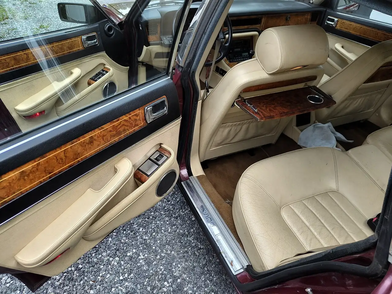 Jaguar XJ40 Daimler 36, foto 9
