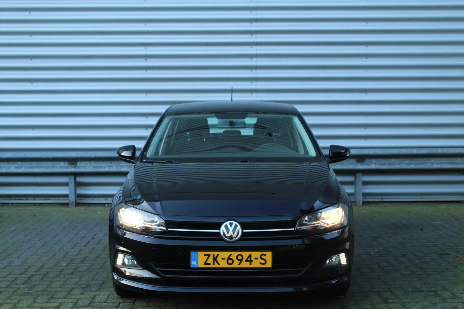 Volkswagen Polo 1.0 TSI 96pk Comfortline NL-Auto NAP Airco Cruise Zwart - 2